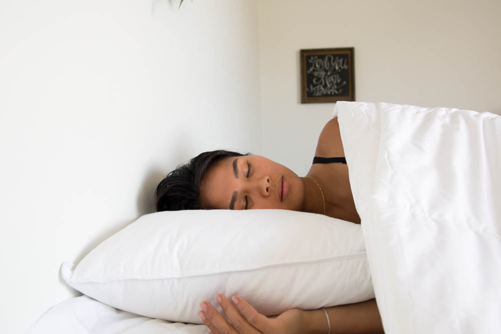 Premium Diamond Support Feather & Down Pillow - Medium Firm for Neck & Back Pain Relief - Perfect for Side Sleepers & Stomach Sleepers - Luxury Hotel Quality Bedding for Ultimate Comfort