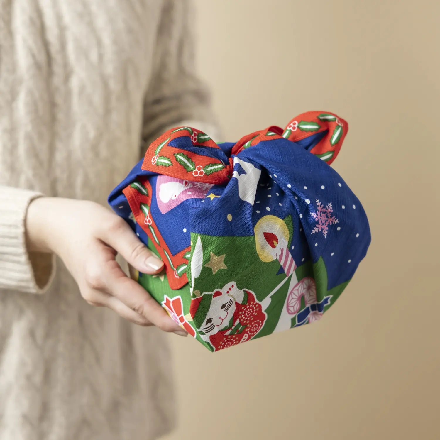 Eco-Friendly Japanese Cotton Furoshiki Wrapping Cloth - Reusable Bento Lunch Box Wrap, Christmas Gift Wrapping, Picnic & Party Decor (Traditional Maeda Senko Design)