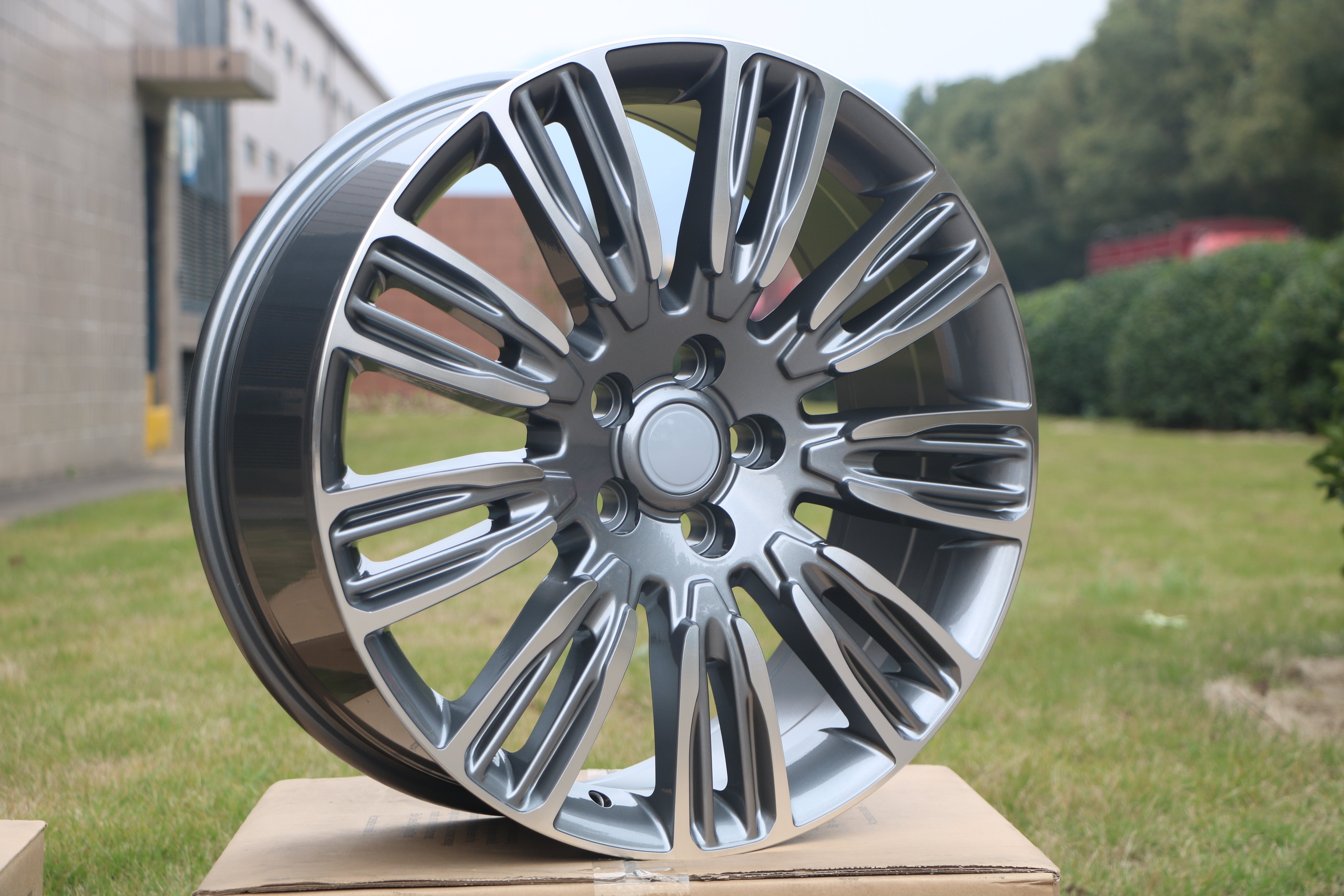 22-Inch Alloy Wheels for Range Rover Vogue, Sport, Defender, Discovery & LR3/LR4 - Premium Off-Road & Luxury SUV Rims for Enhanced Style & Performance