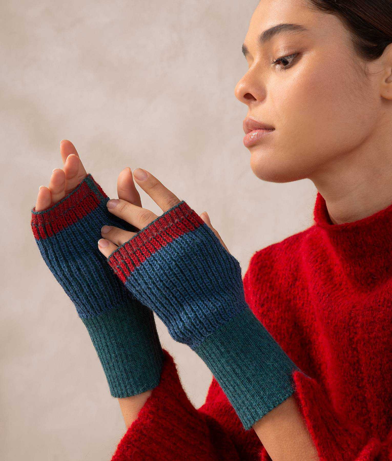 Soft Baby Alpaca Wool Ribbed Mittens for Women & Men - Warm Winter Gloves for Cold Weather, Outdoor Activities & Snow Sports