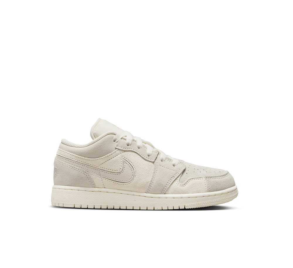 AIR JORDAN 1 LOW SE CRAFT (GS) - Stylish Basketball Sneakers for Women & Girls - Perfect for Sports, Casual Wear & Street Fashion