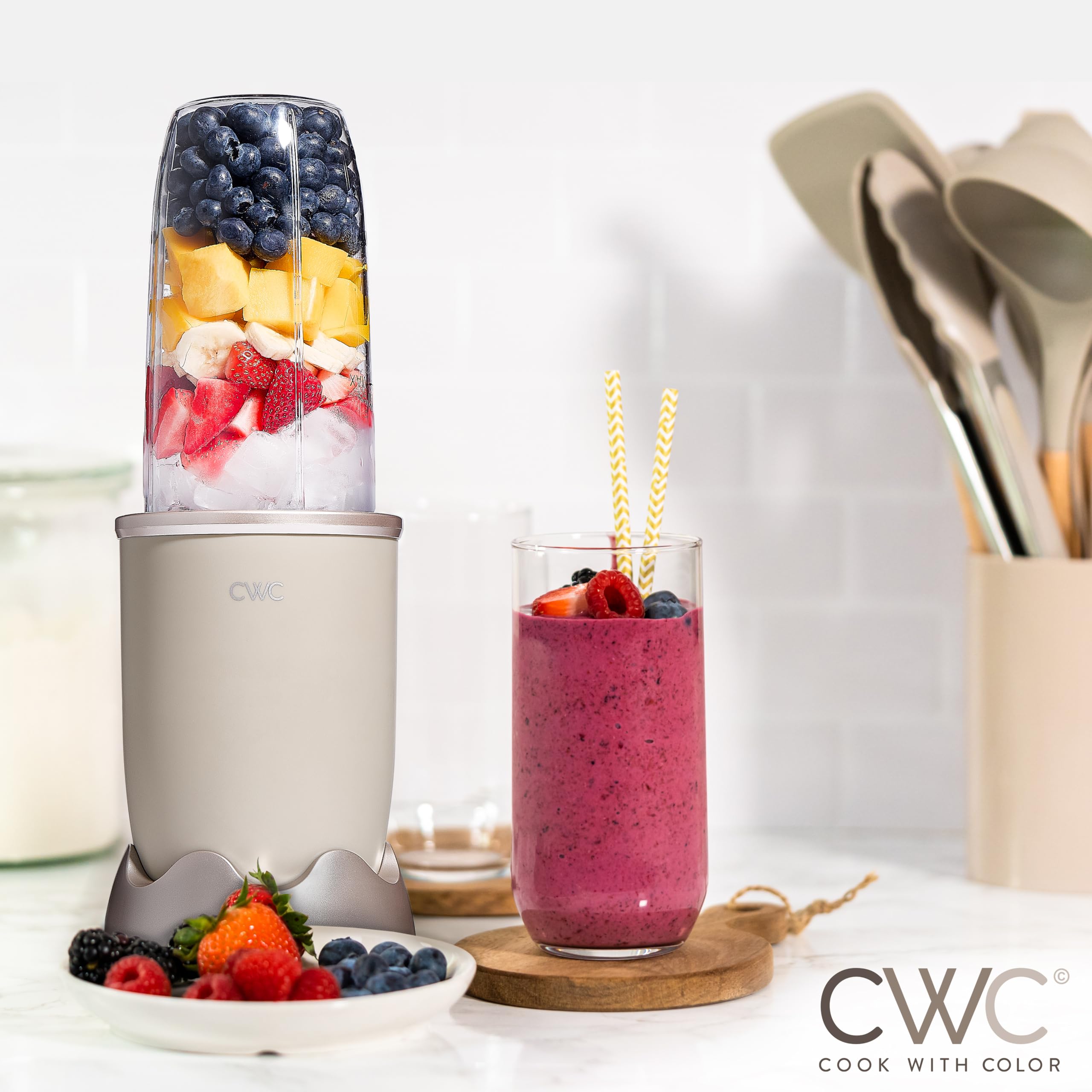 600W Personal Power Blender with 24oz BPA-Free Jar - Ice Crushing Blades for Smoothies, Shakes & Frozen Drinks - Non-Slip Base & Easy Clean Design in Greige - Perfect for Home Kitchens, Gym Recovery & Healthy Meal Prep