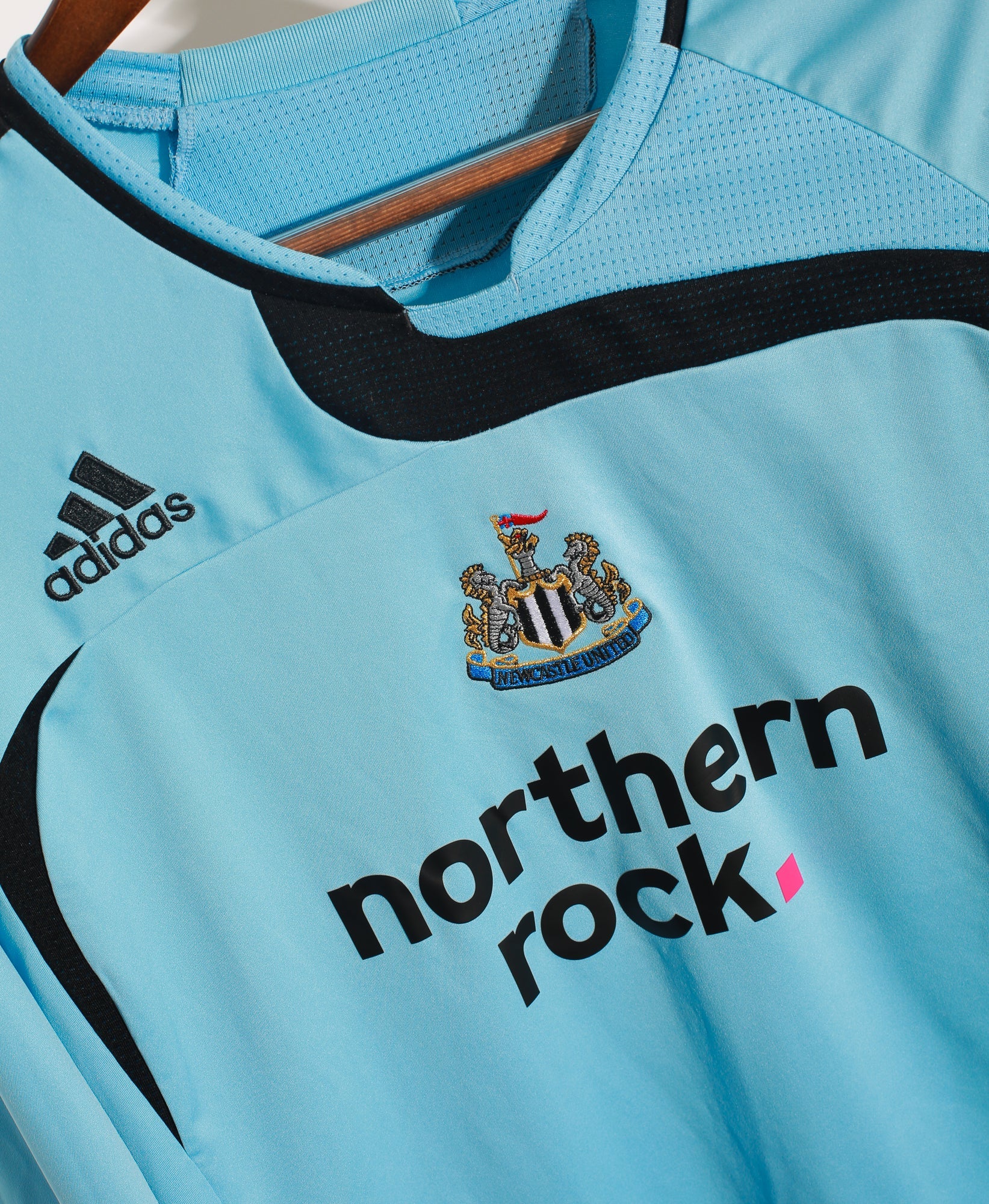 2007-2008 Newcastle United Away Jersey Long Sleeve - Shirt #10 Obafemi Martins - Authentic Football Soccer Kit (Size L) - Perfect for Match Days, Fan Collections & Retro Sports Fashion