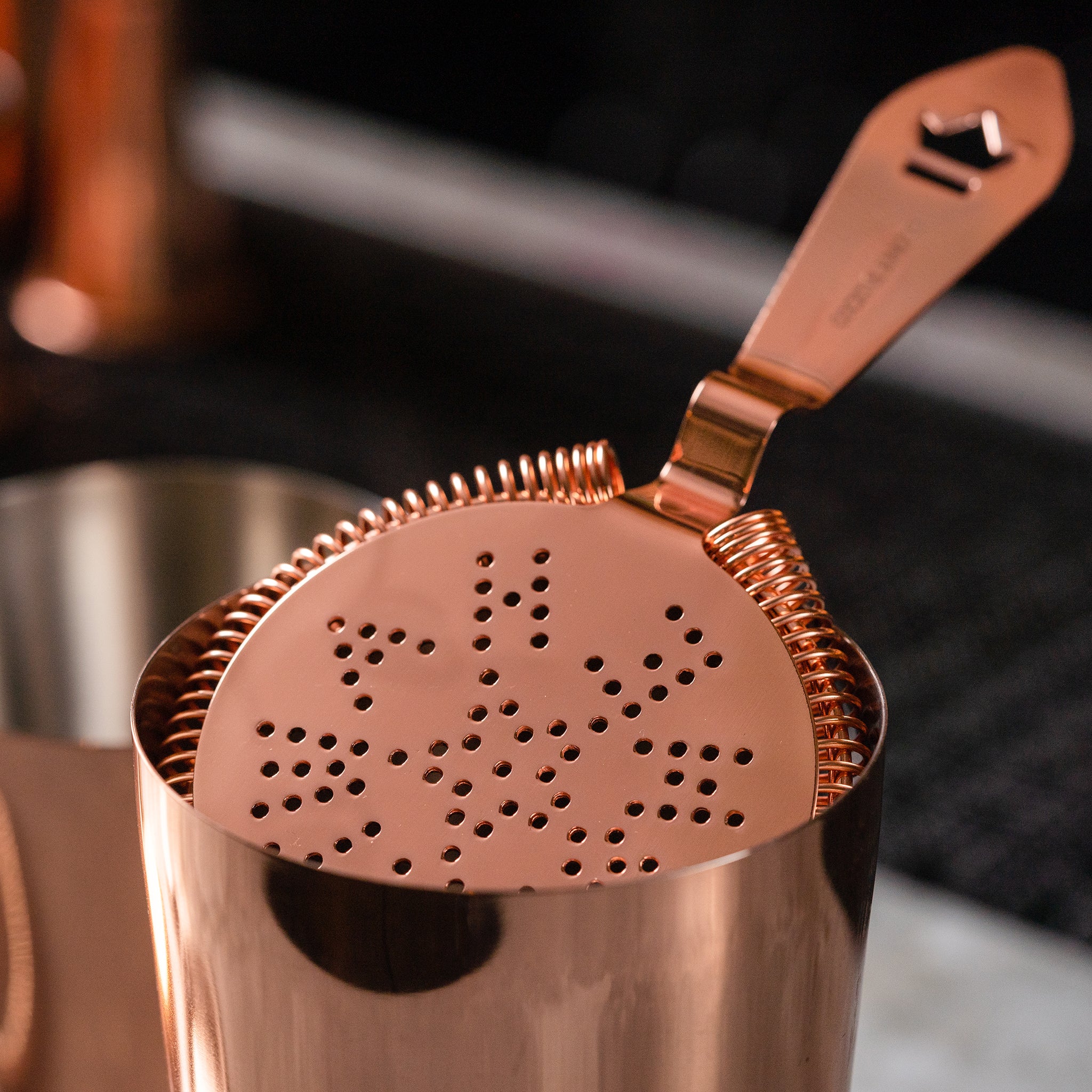 Vintage Style Large Cocktail Strainer - Copper Plated Bar Tool for Mixing Drinks, Perfect for Home Bars, Cocktail Parties, and Professional Bartending