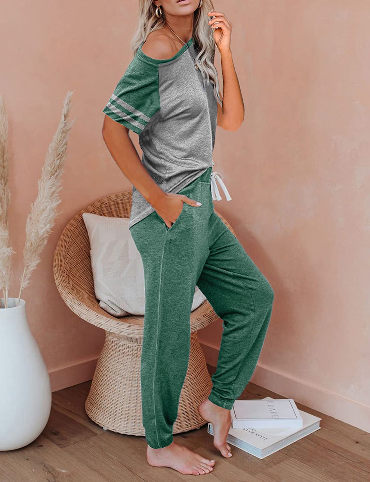 Women's AUTOMET Lounge Set - 2-Piece Jogger & Crewneck Pajama for Home Comfort