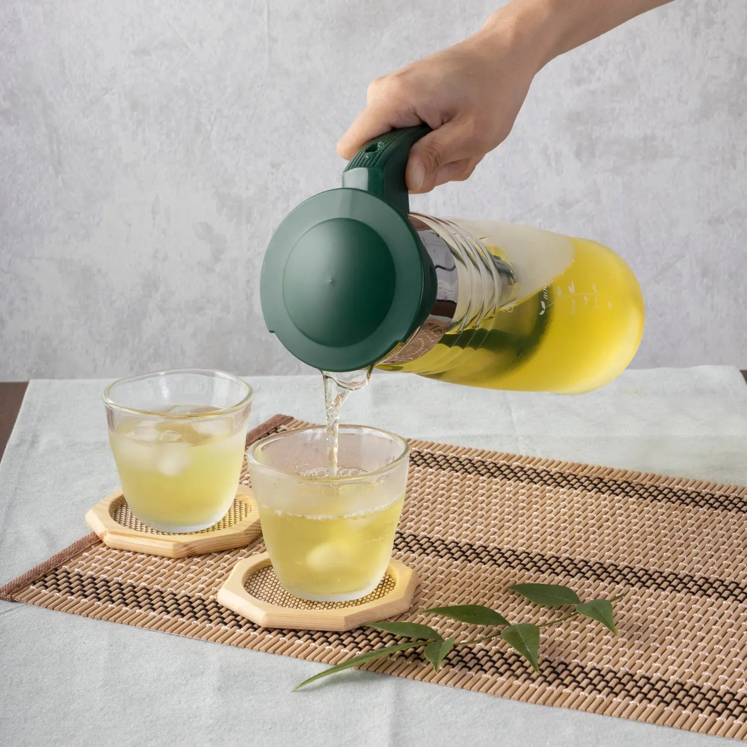 Hario 1.2L Heat-Resistant Glass Iced Tea Maker with Handle - Perfect for Brewing Cold Brew Tea, Iced Coffee & Refreshing Summer Drinks at Home or Office