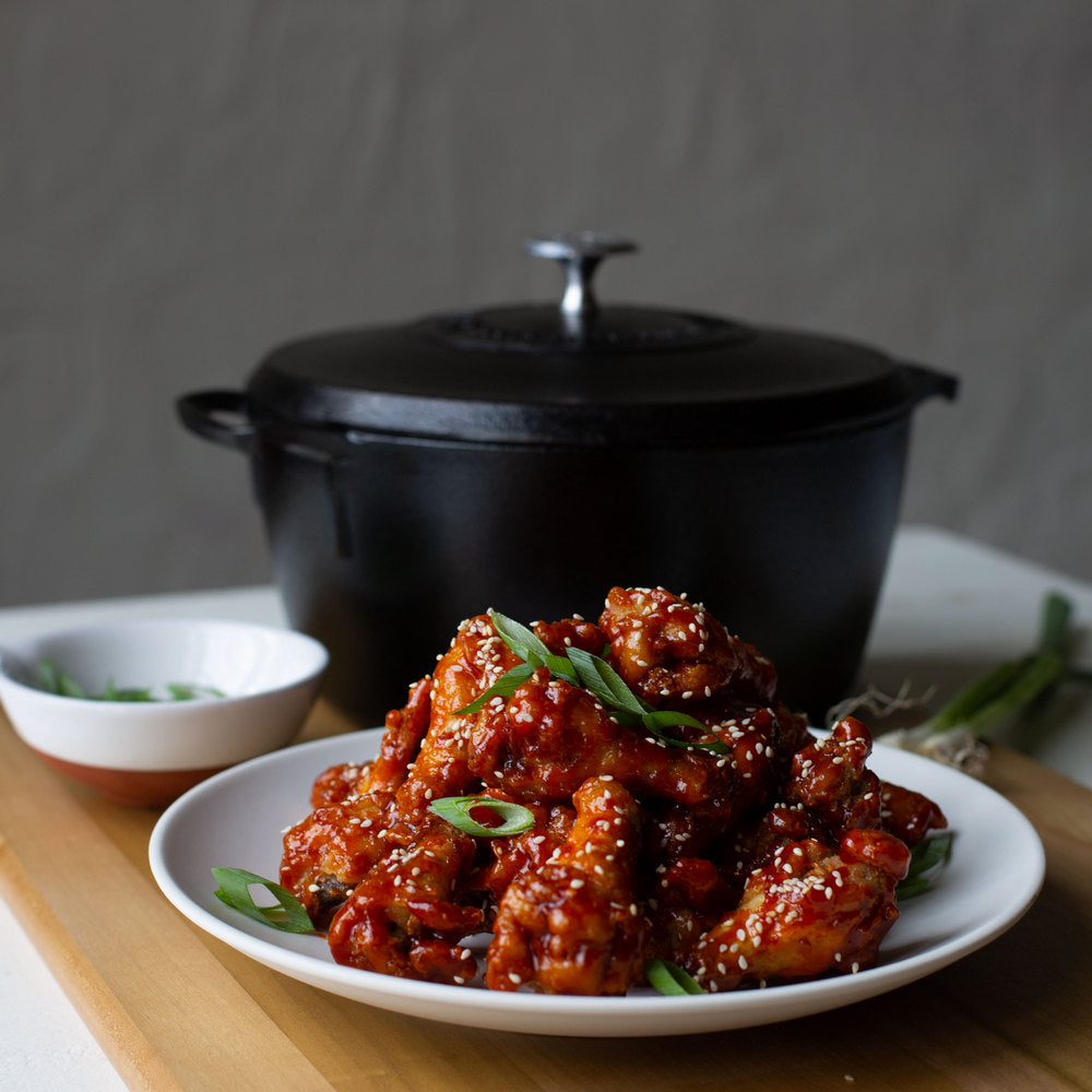 Premium 5.2L Cast Iron Dutch Oven with Enamel Coating - Blacklock Series for Braising, Baking & Slow Cooking - Perfect for Soups, Stews & Bread Making