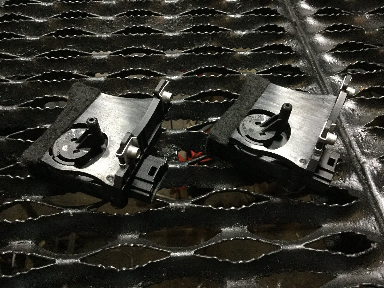 2003-2007 Audi A8 AC Core Actuator Servo Flap Motor - OEM Replacement (2-Pack) - Perfect for HVAC System Repairs & Climate Control Maintenance