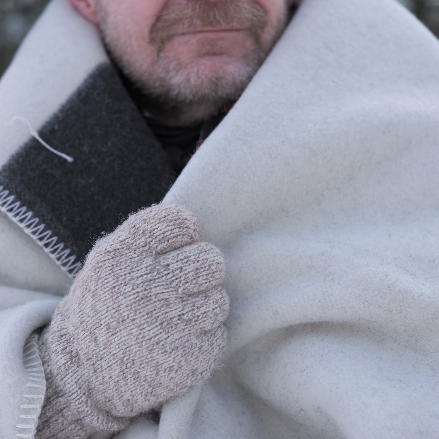 Premium White Striped Wool Blanket - Soft & Warm Winter Throw - Perfect for Cozy Nights, Sofa Decor & Cabin Getaways