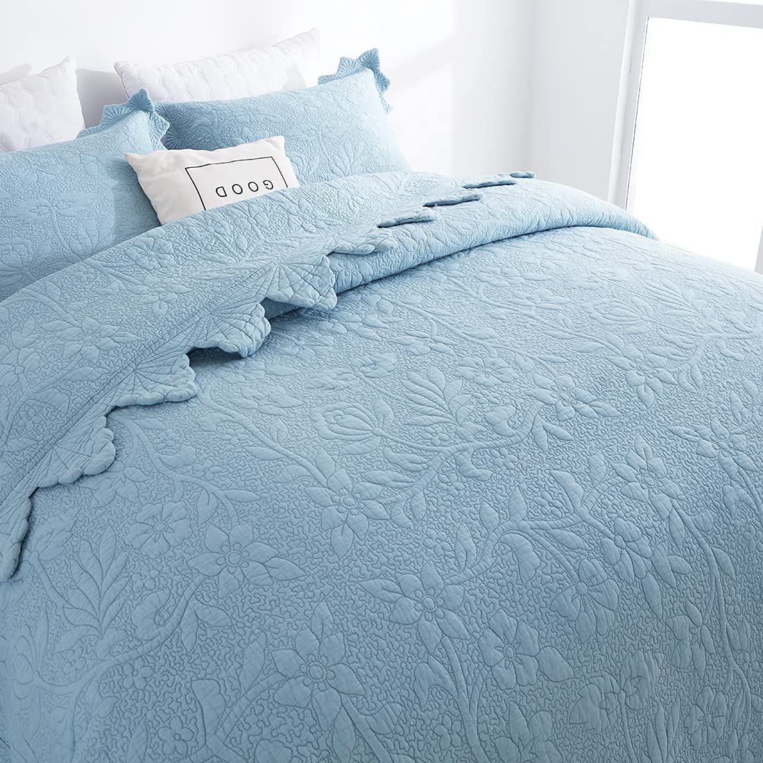 VCTOPS 3-Piece Elegant Embroidery Quilt Set - 100% Cotton Queen Size Bedspread with 2 Shams, Blue Floral Coverlet - Perfect for Master Bedroom, Guest Room & Cozy Home Decor
