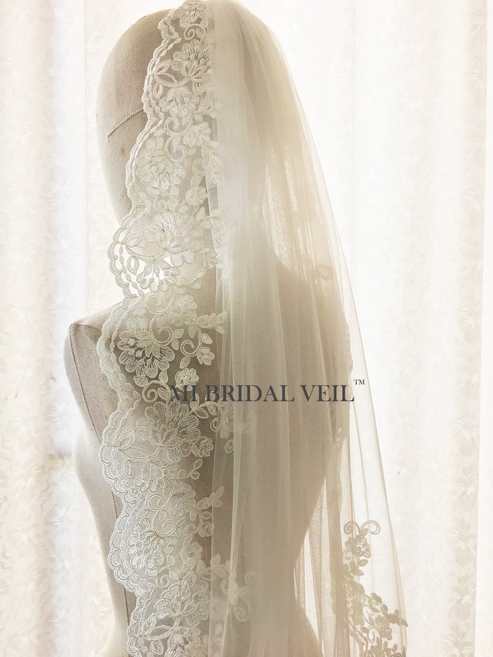 Vintage Inspired Rose Lace Wedding Veil - Single Tier Bridal Veil for Bride | Perfect for Romantic Weddings, Bridal Showers & Photo Shoots