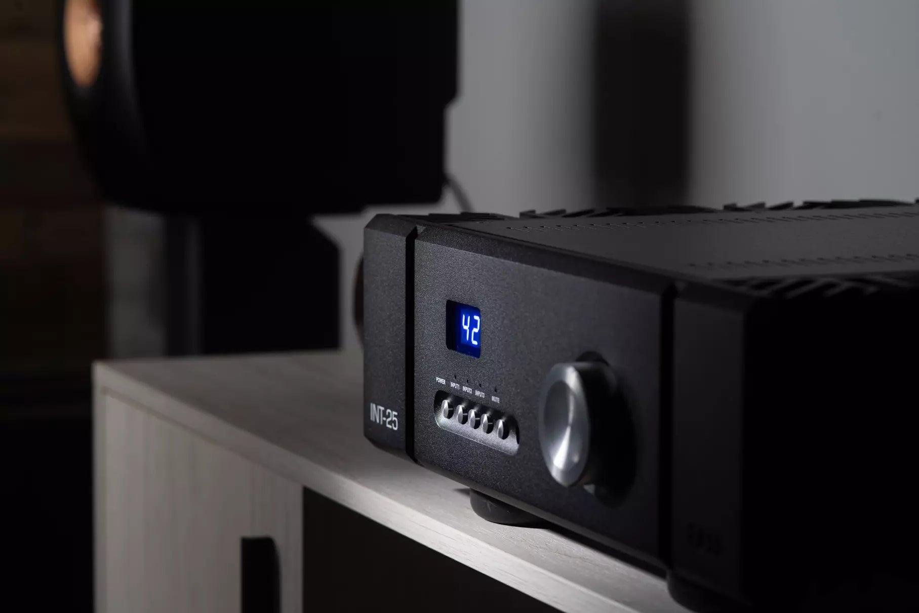 PASS Labs INT-25 High-End Integrated Stereo Amplifier - Perfect for Home Audio & Hi-Fi Systems