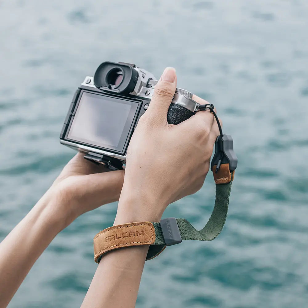 Ulanzi Falcam Maglink Quick Magnetic Buckle Wrist Strap for Camera - Secure & Detachable Hand Strap for DSLR, Mirrorless, Action Cameras - Perfect for Travel, Vlogging & Outdoor Photography