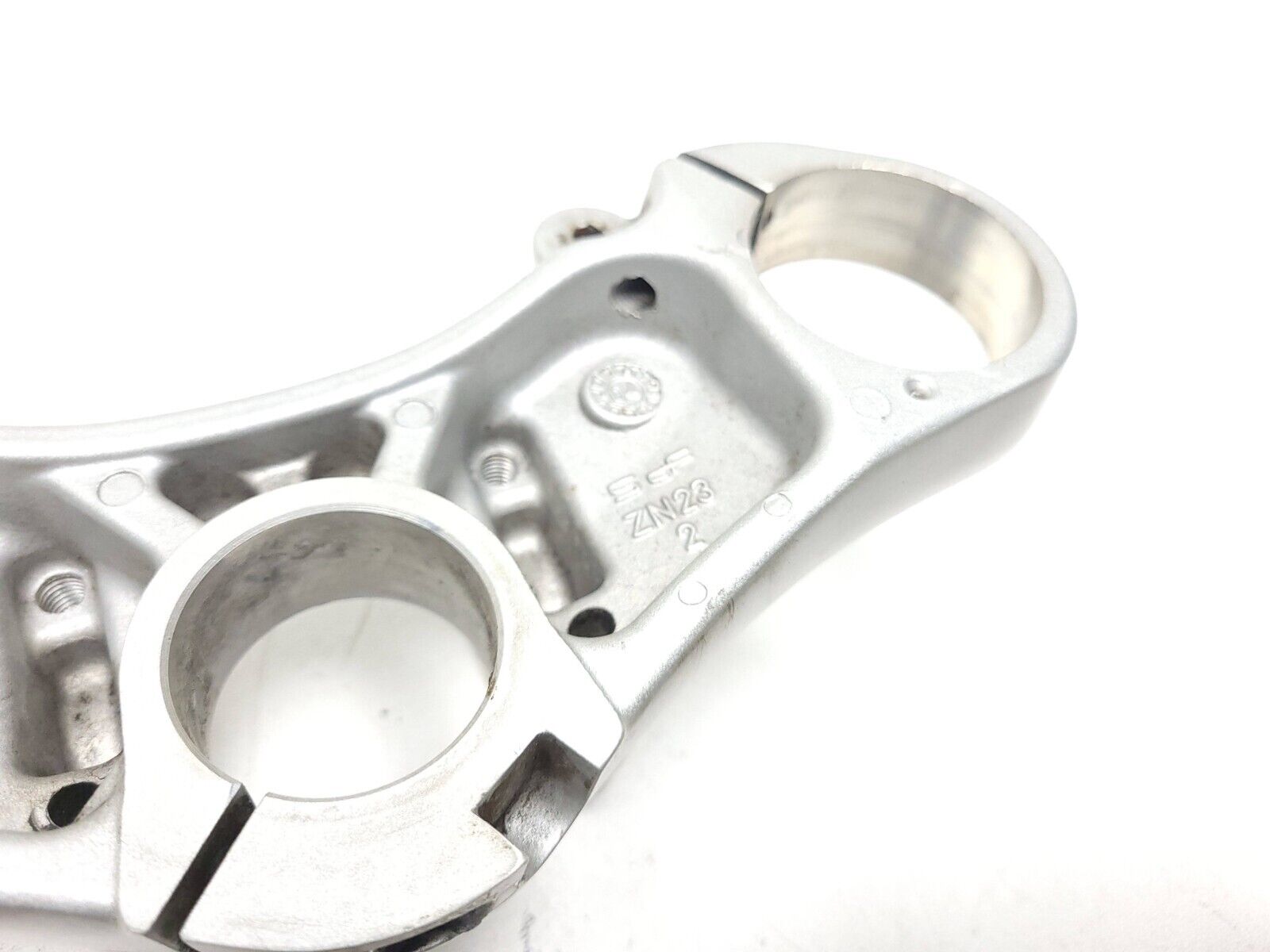 Original Ducati Monster M600 620 Triple Tree Lower OEM Replacement Part - Perfect for Motorcycle Repair & Customization Projects