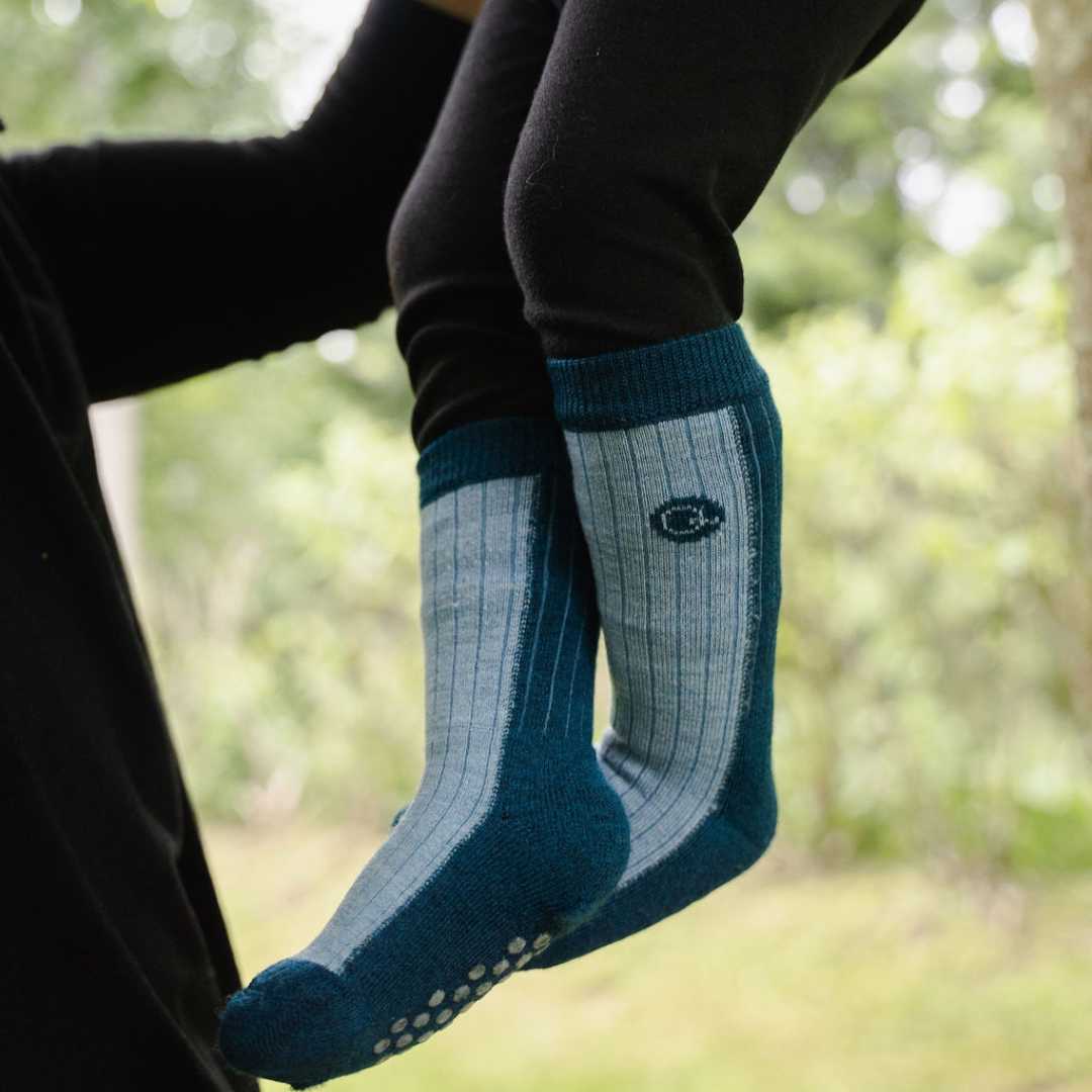 Premium Merino Wool Midweight Crew Socks for Kids - Soft, Warm & Breathable - Ideal for School, Outdoor Activities & Cold Weather