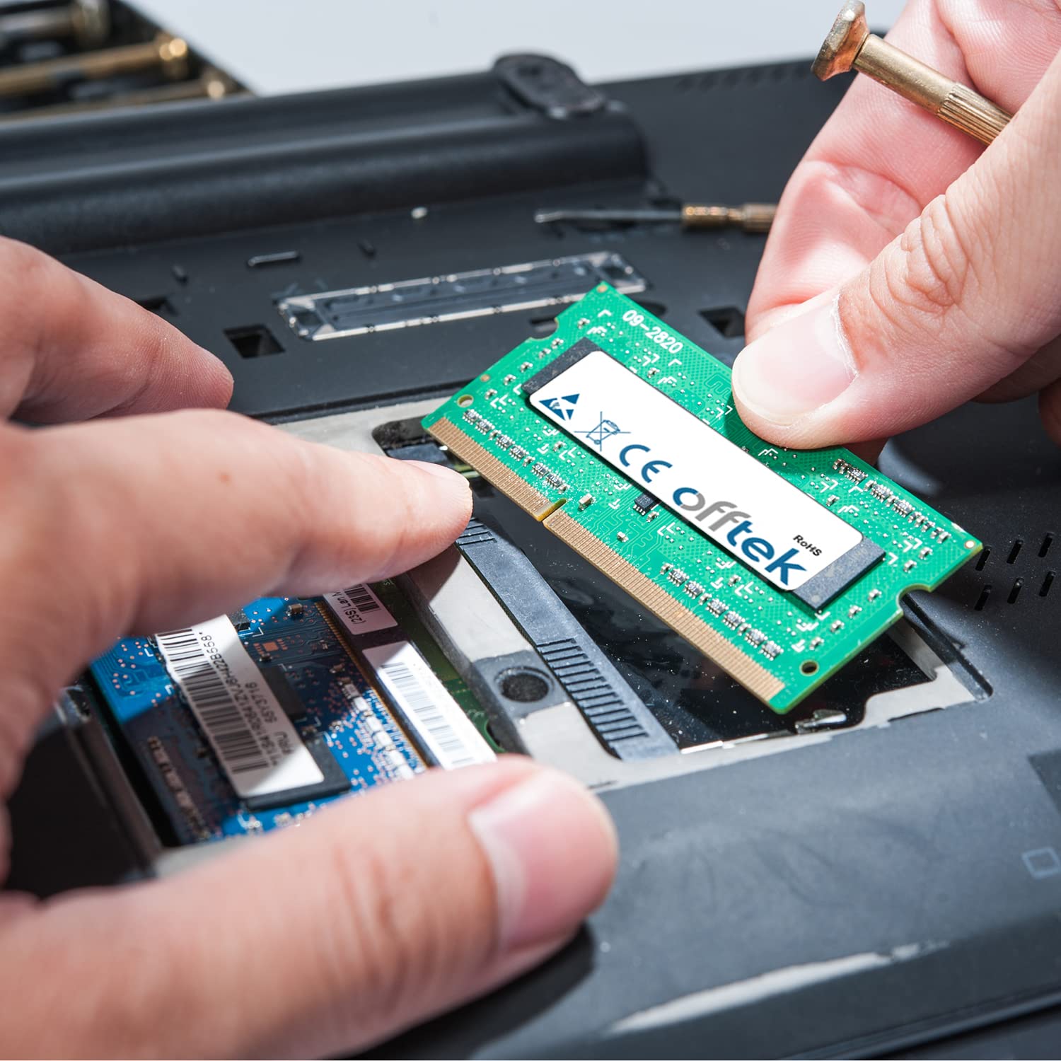 OFFTEK 4GB DDR2-6400 RAM Memory Upgrade for HP-Compaq Pavilion dv7-3110eg Laptop - Improve Performance for Gaming, Multitasking & Productivity