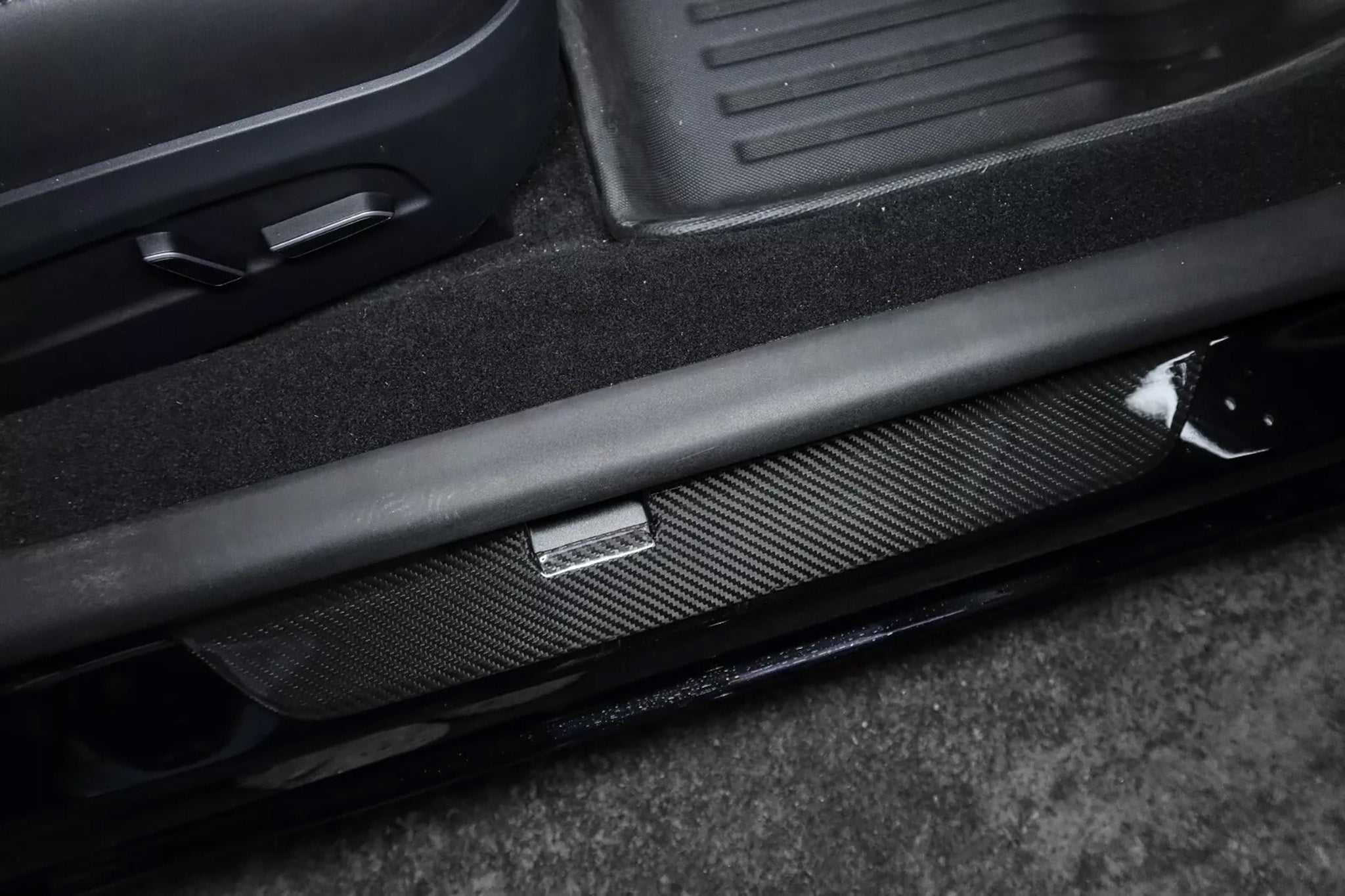 Premium Real Carbon Fiber Door Sill Protectors for Tesla Model 3 & Model Y (2017-2025) - Scratch-Resistant Interior Accessories for Luxury Car Protection & Style Enhancement