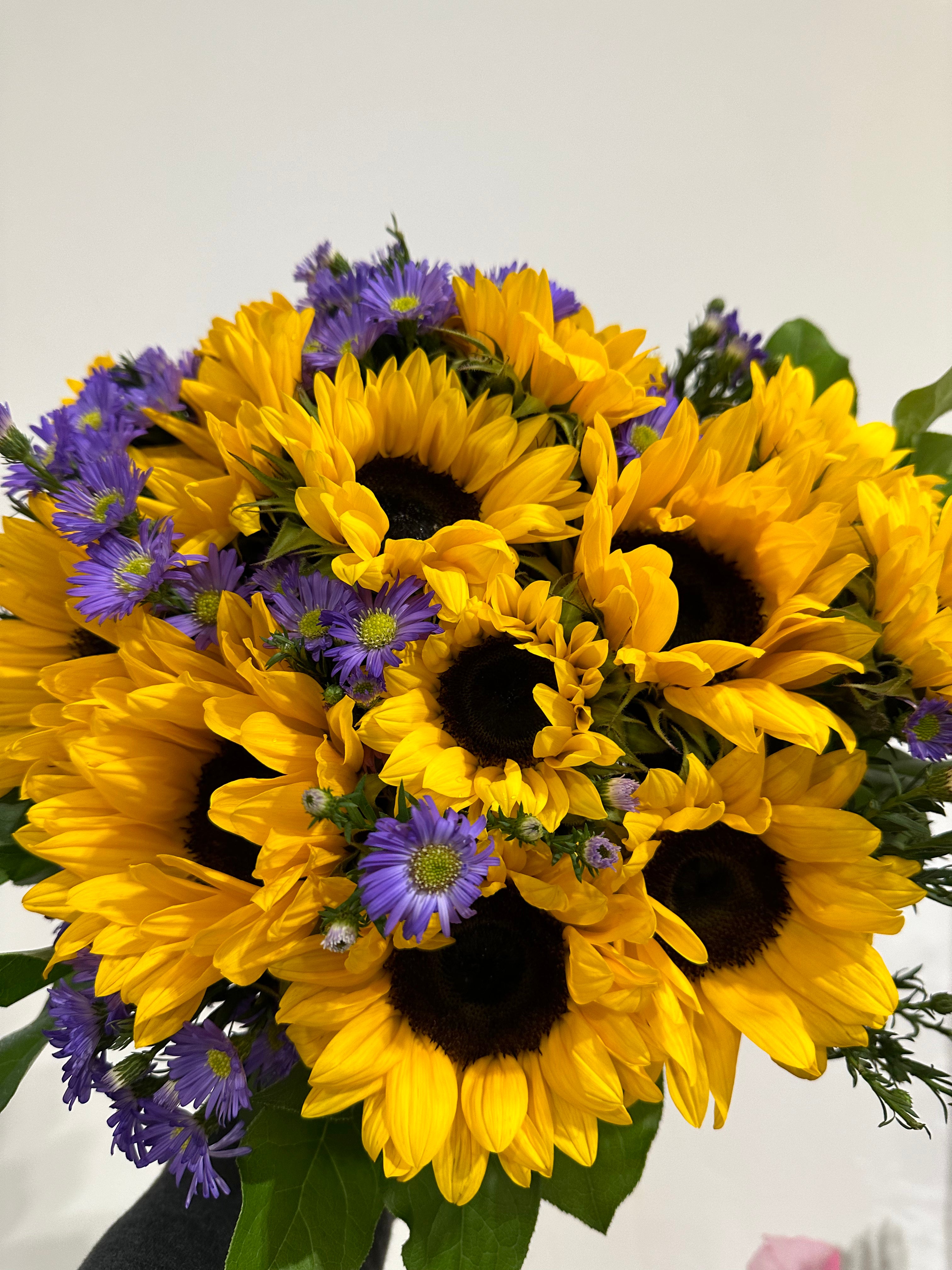 Sunflower Bouquet - Fresh Cut Sunflowers for Home Decor, Wedding Centerpieces & Birthday Gifts - Bright Yellow Sunflower Arrangement for Farmhouse, Boho & Rustic Style Decorations