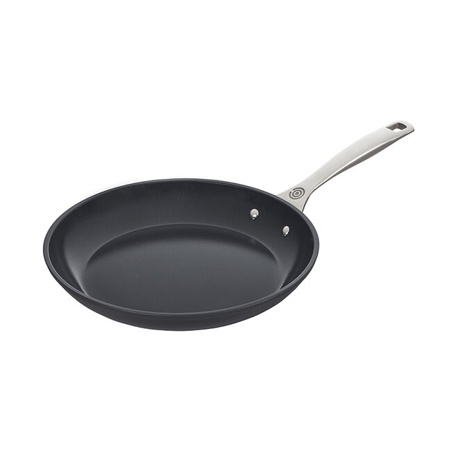 Le Creuset Essential Ceramic Non-Stick Fry Pan - 10 Inch Skillet for Sauteing, Frying & Baking - Oven & Stovetop Safe - Perfect for Eggs, Pancakes & Stir-Fry
