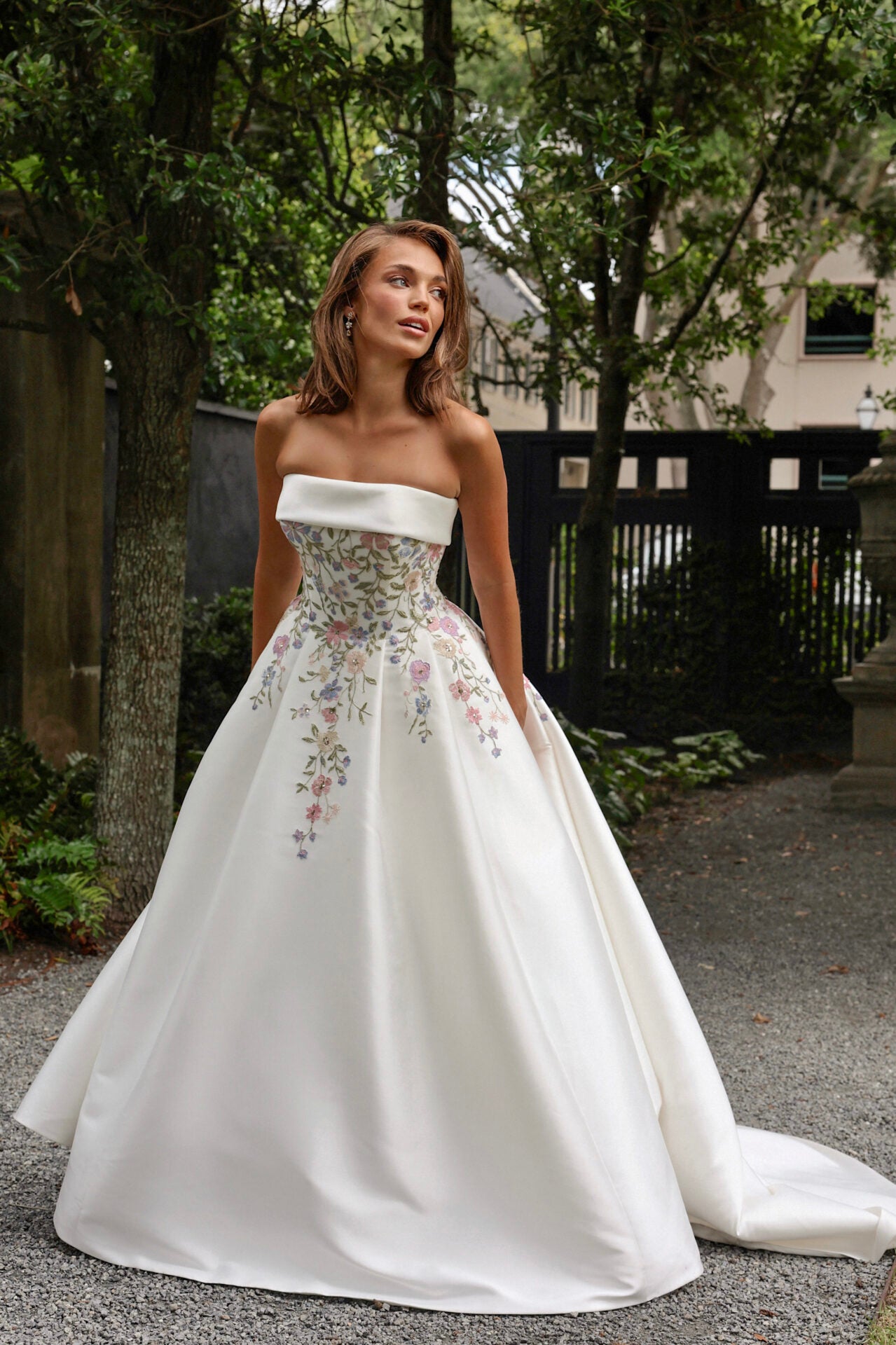 Vanessa - Stylish and Comfortable Women's Fashion Apparel for Casual Wear, Work, and Special Occasions