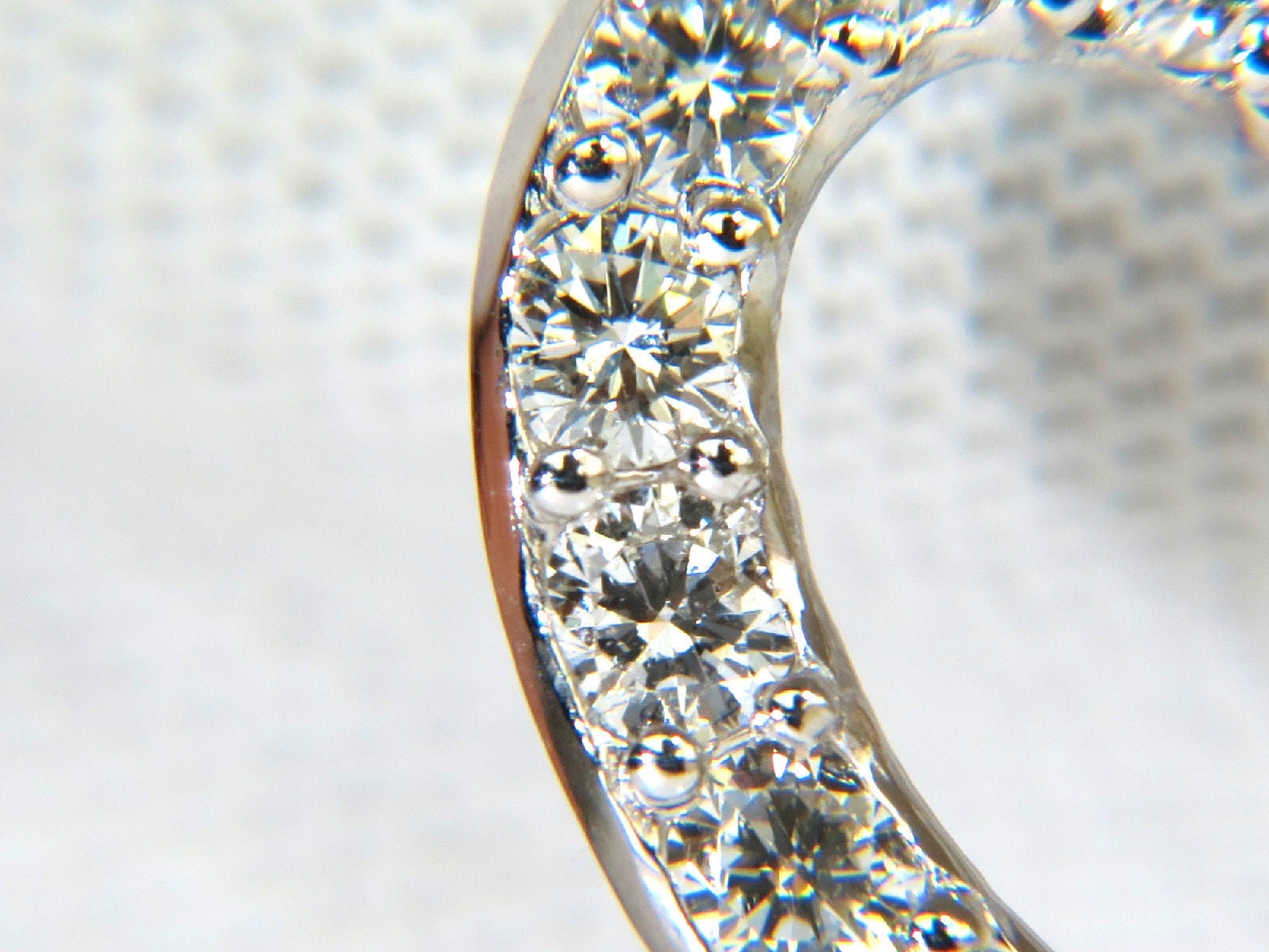2.50CT Smooth Edged Brilliant Diamond Heart Pendant with 14KT Gold Chain - F/VS Clarity for Valentine's Day, Anniversary & Special Occasion Gifts