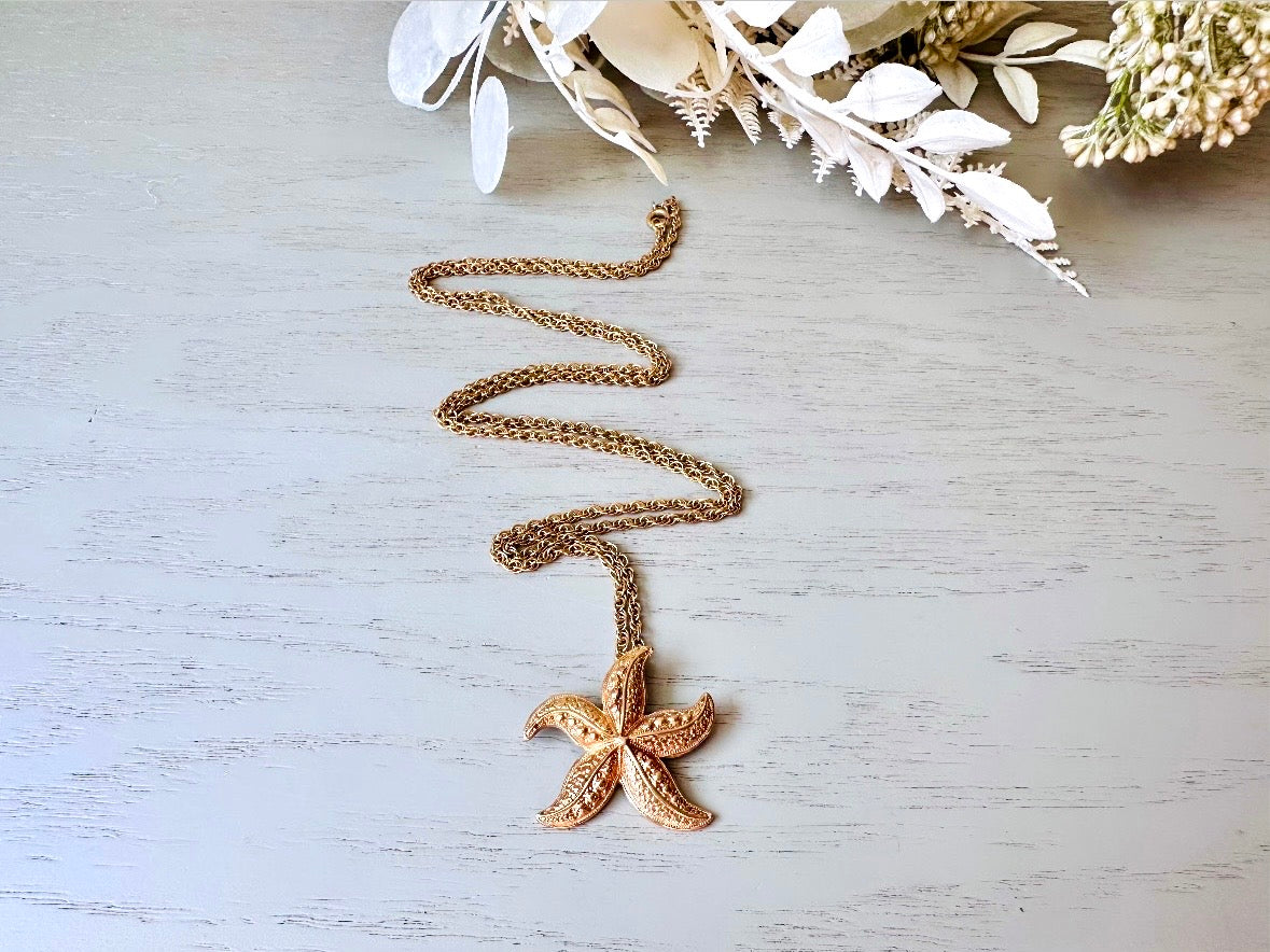 Vintage Starfish Pendant Necklace - 30