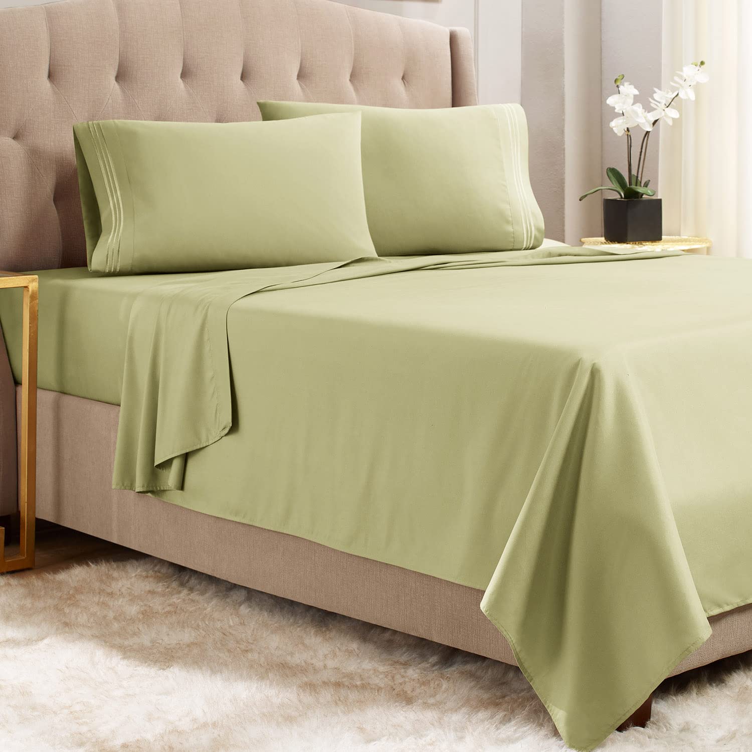 Empyrean 3-Piece Twin Sheet Set - Ultra Soft Double Brushed Microfiber Bed Sheets in Sage Olive Green - Hotel Luxury Bedding with Deep Pockets & Elastic Corners - Perfect for Guest Rooms, Dorms & Cozy Bedrooms