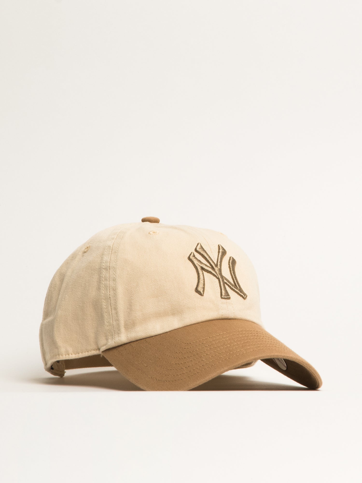 New York Yankees 47 Brand Clean Up Adjustable Hat - 2-Tone Vintage Baseball Cap for Men & Women - Perfect for Games, Fan Gear & Casual Wear