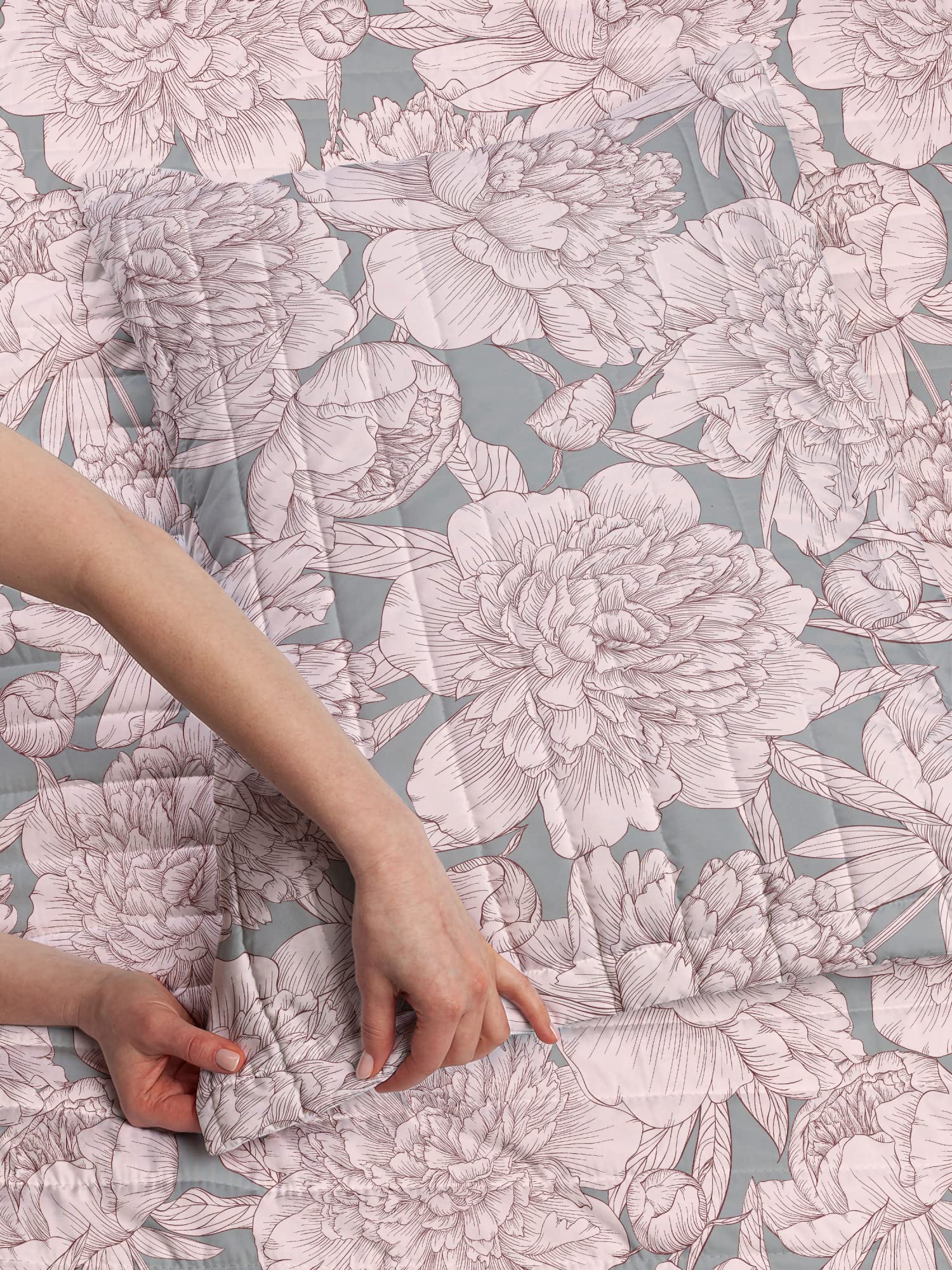 Ambesonne Floral Reversible Bedspread Set - Hand Drawn Rose, Chamomile & Peonies Design, Microfiber Twin Size Bedding with Pillow Shams in Rose Grey | Perfect for Boho Bedroom Decor, Guest Room Makeover & Cozy Farmhouse Style