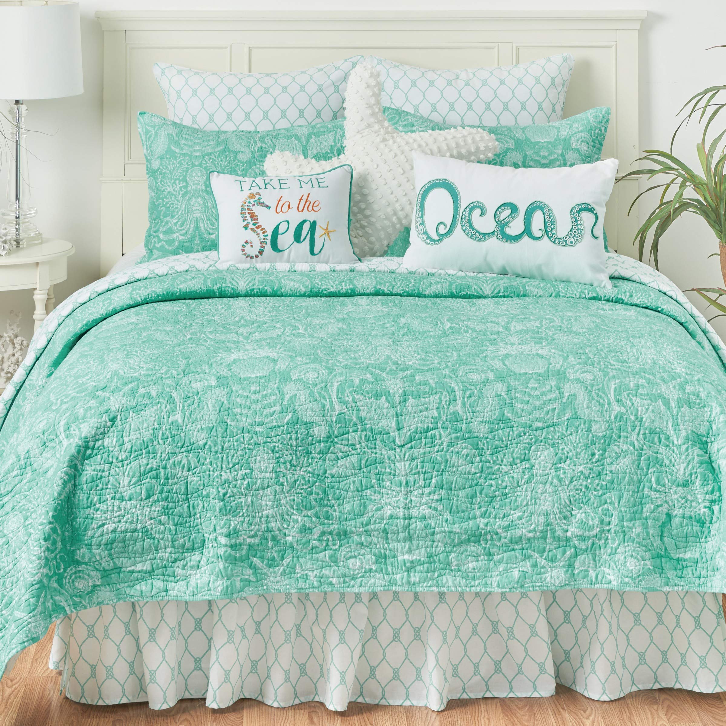 C&F Home Blue and White Turquoise Bay Twin 2-Piece Cotton Quilt Set - Reversible Summer Beach Ocean Coastal Bedspread - Machine Washable Lightweight Coverlet for Twin Beds - Perfect for Beach House, Guest Room or Coastal-Themed Bedroom Decor