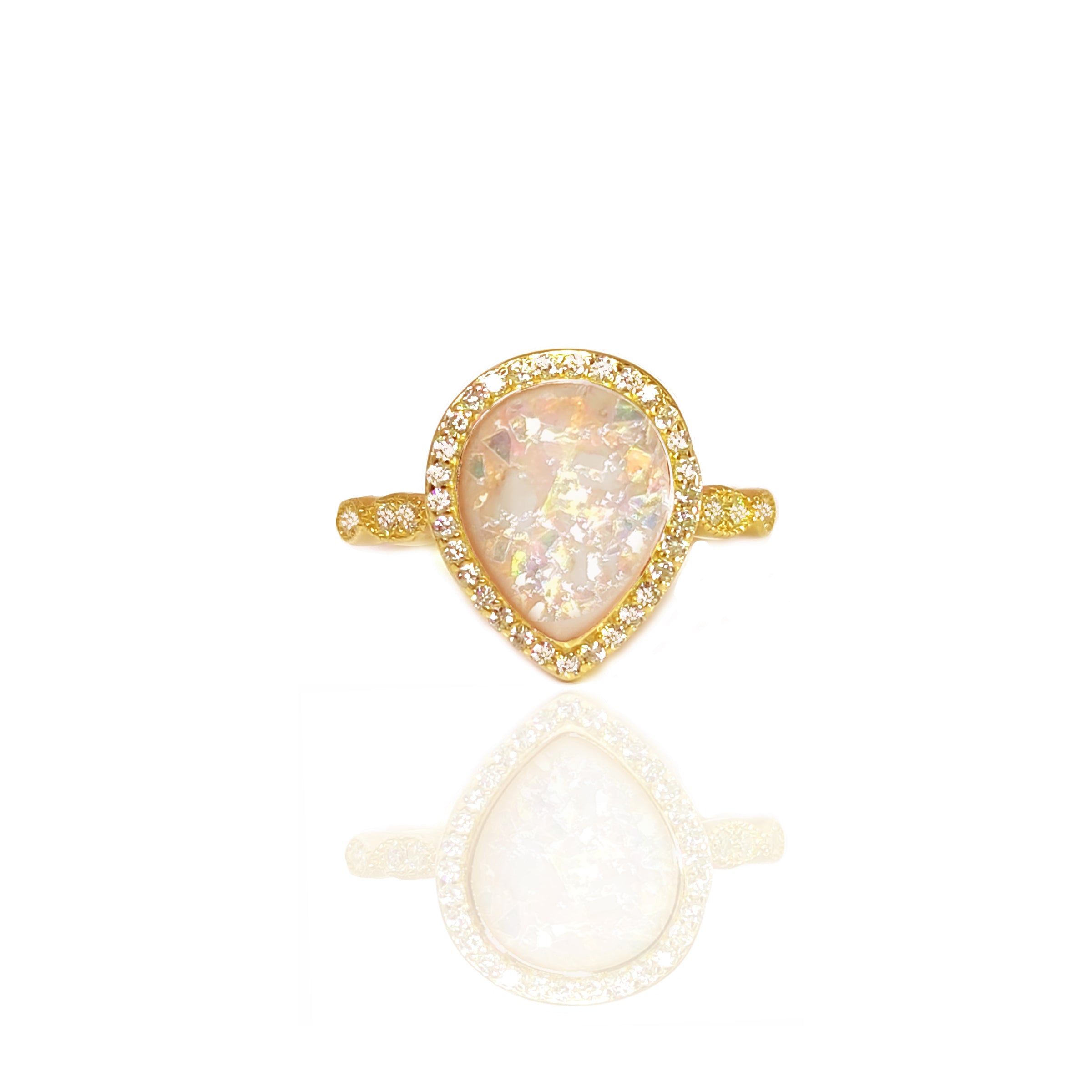 Lumina Essence Ashes Ring - Elegant Memorial Jewelry for Loved Ones | Perfect for Remembrance, Sympathy Gifts & Special Occasions