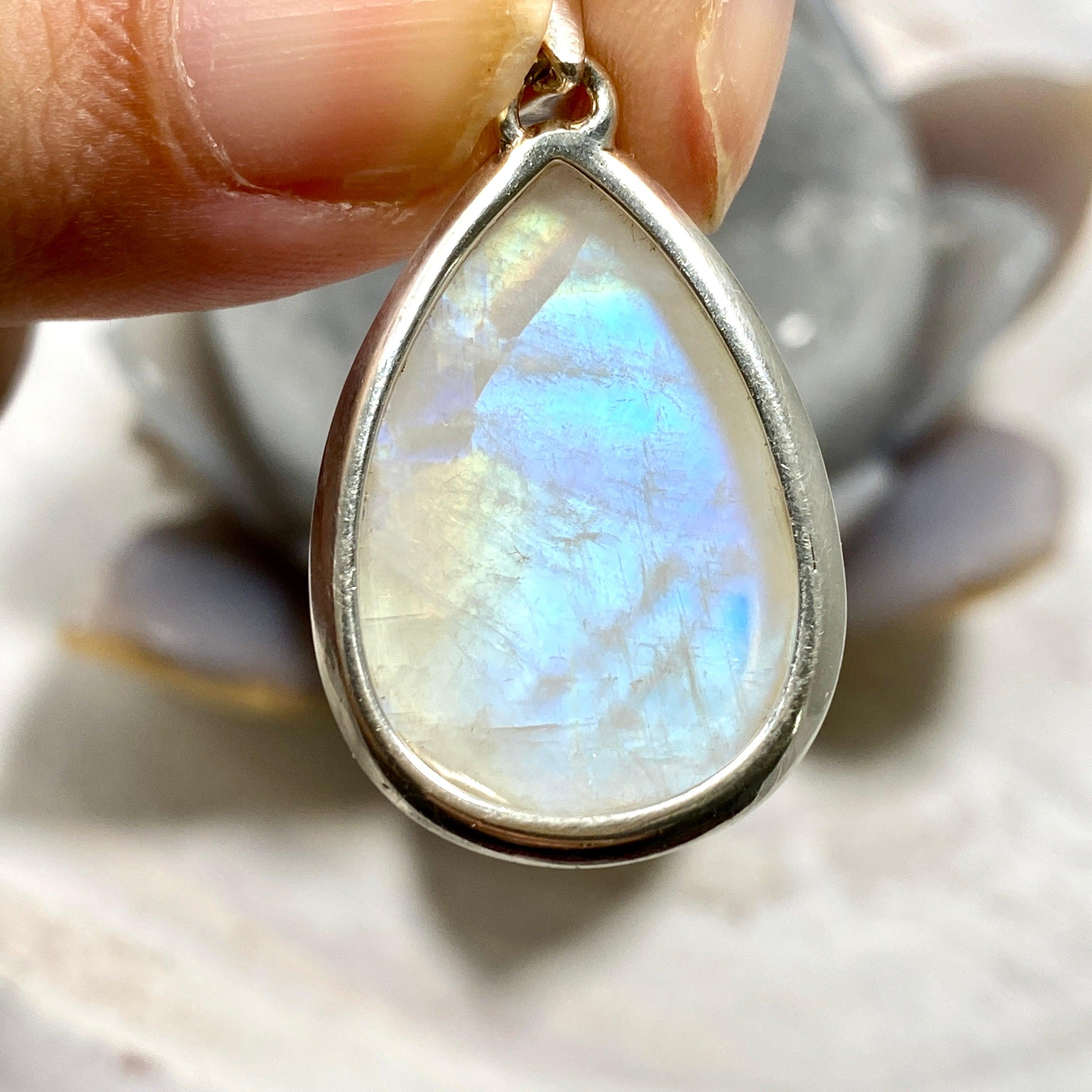 Moonstone Teardrop Pendant Necklace KPGJ2796 - Elegant Healing Crystal Jewelry for Women, Perfect for Meditation, Yoga & Spiritual Gifts
