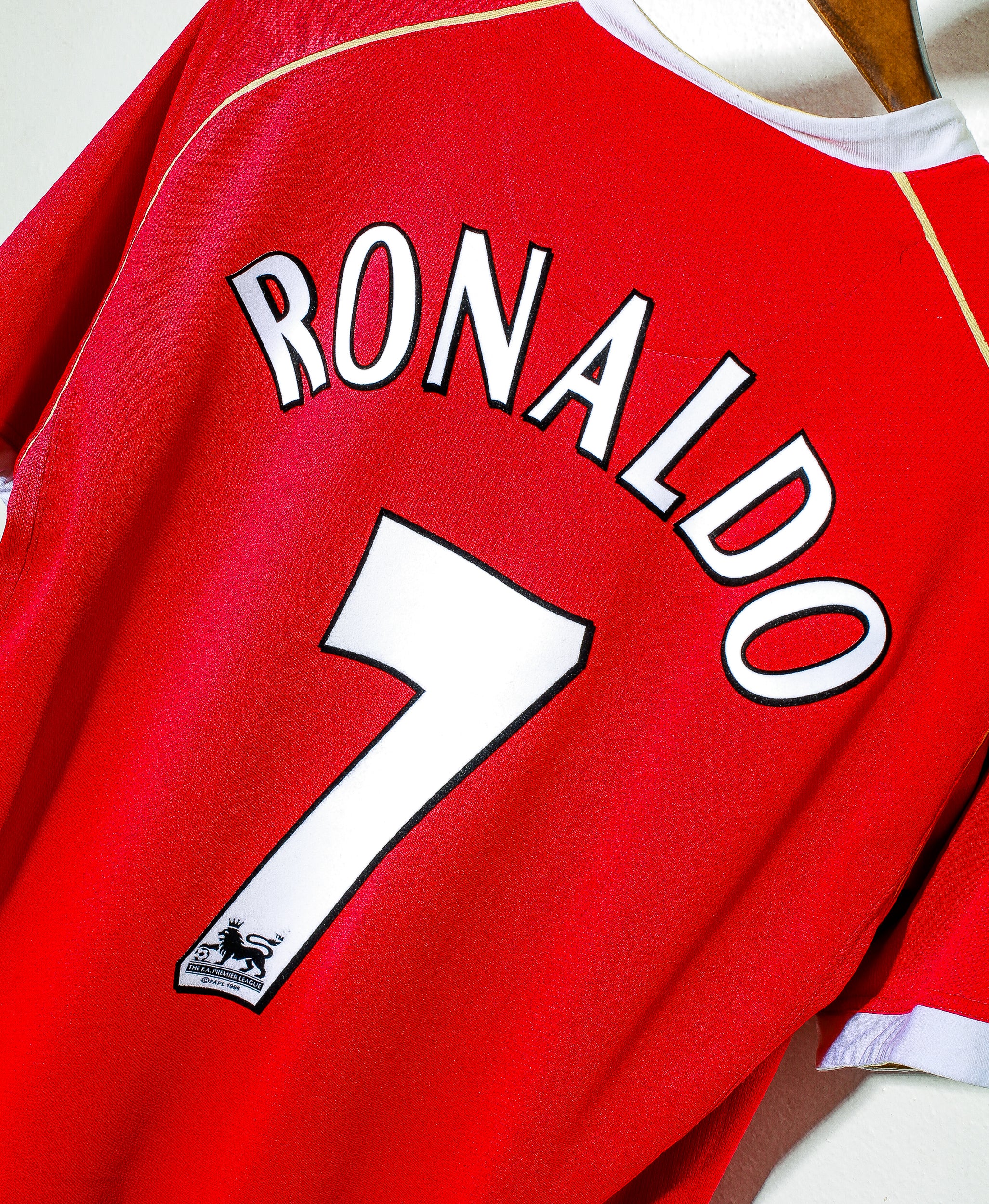 2006-2007 Manchester United Home Jersey #7 Cristiano Ronaldo (Size L) - Authentic Soccer Shirt for Fans, Collectors & Sports Enthusiasts - Perfect for Match Days, Gifts & Memorabilia Display