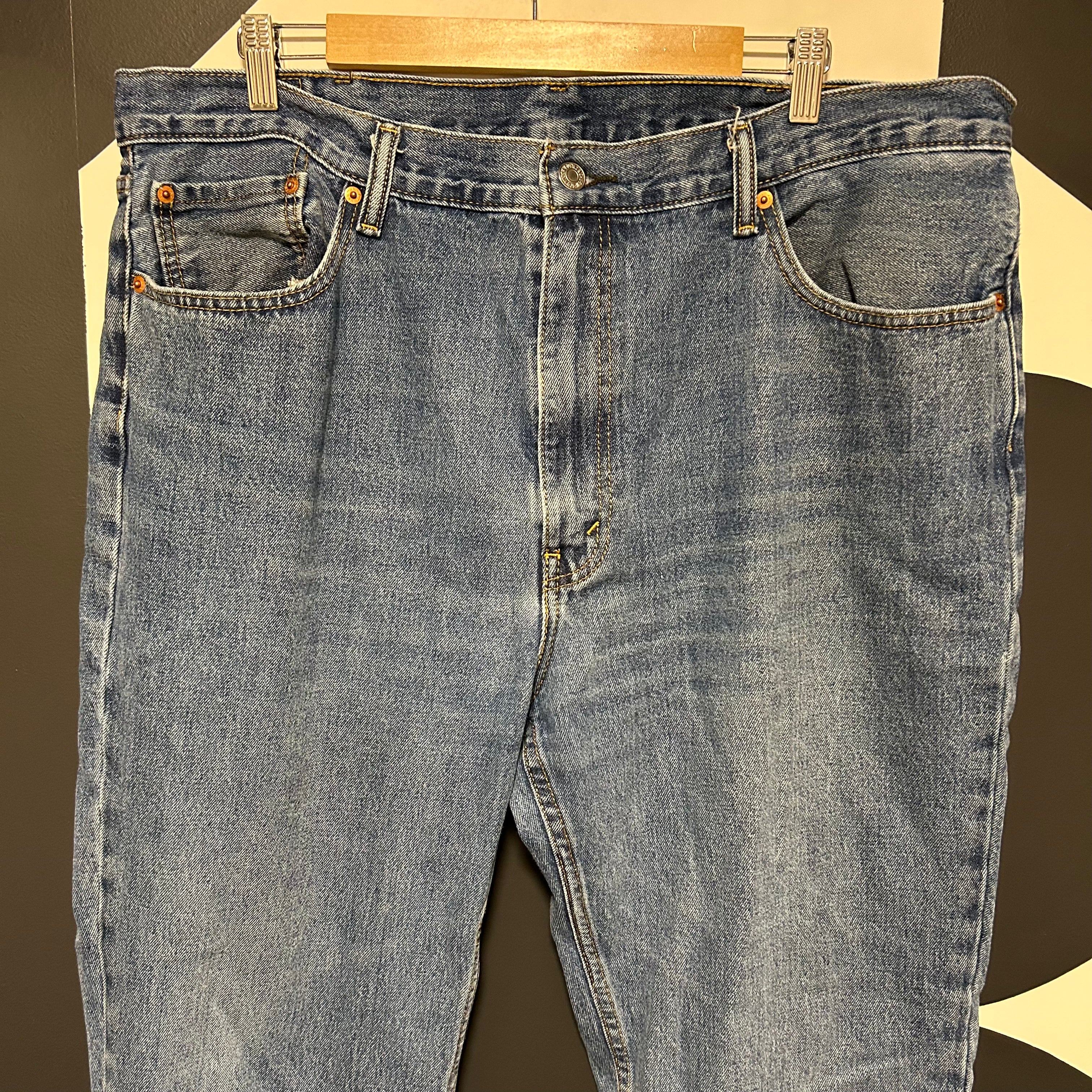 Levi's Dark Wash Denim Jeans for Men - Classic 40