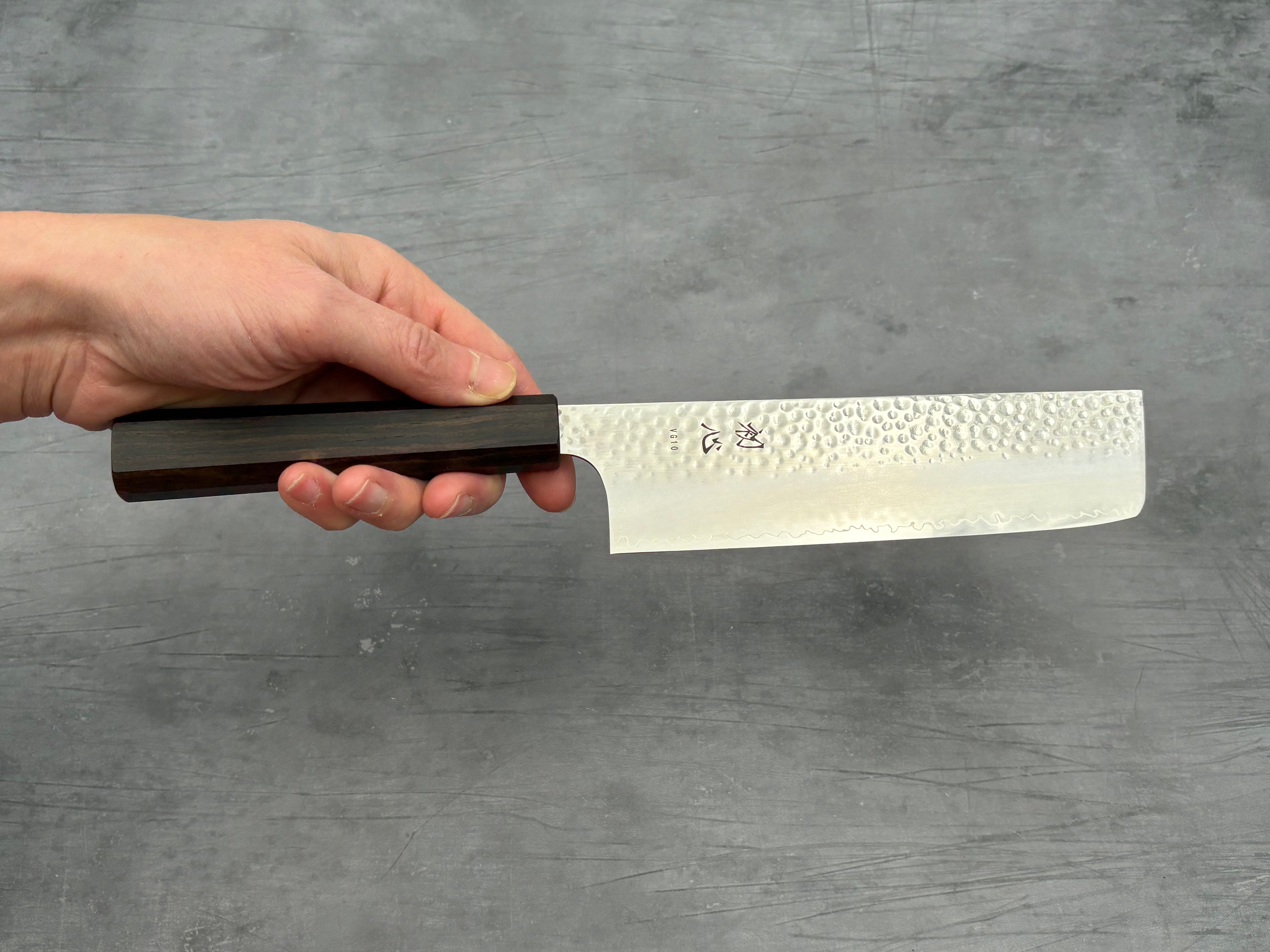 Hatsukokoro Hayabusa VG10 Tsuchime Nakiri Knife - Japanese Damascus Steel Kitchen Knife for Slicing Vegetables, Herbs & Sushi - Perfect for Home Chefs & Professional Kitchens