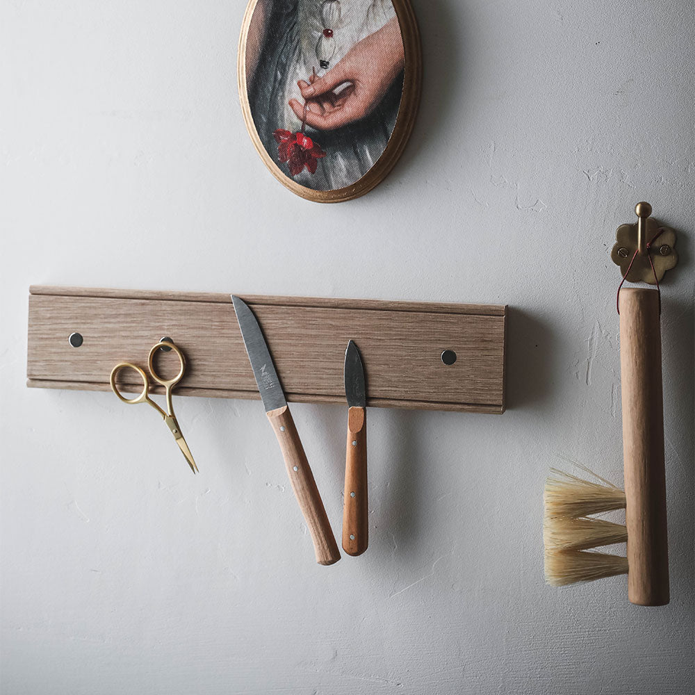 Premium Oak Magnetic Knife Holder - Strong Wall Mount Knife Storage for Kitchen - Perfect for Chefs & Home Cooks to Organize Knives Safely