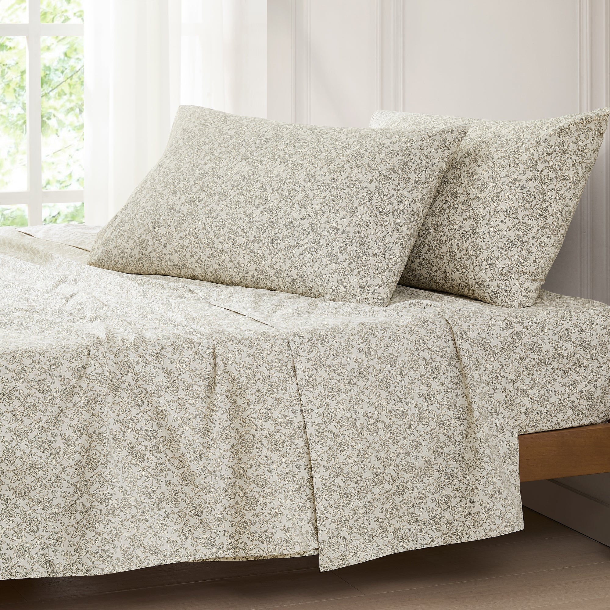 Zara Floral Print 100% Cotton Bed Sheet Set - Queen Size, 4-Piece Set for Soft & Breathable Bedding | Perfect for Master Bedroom, Guest Room & Dormitory