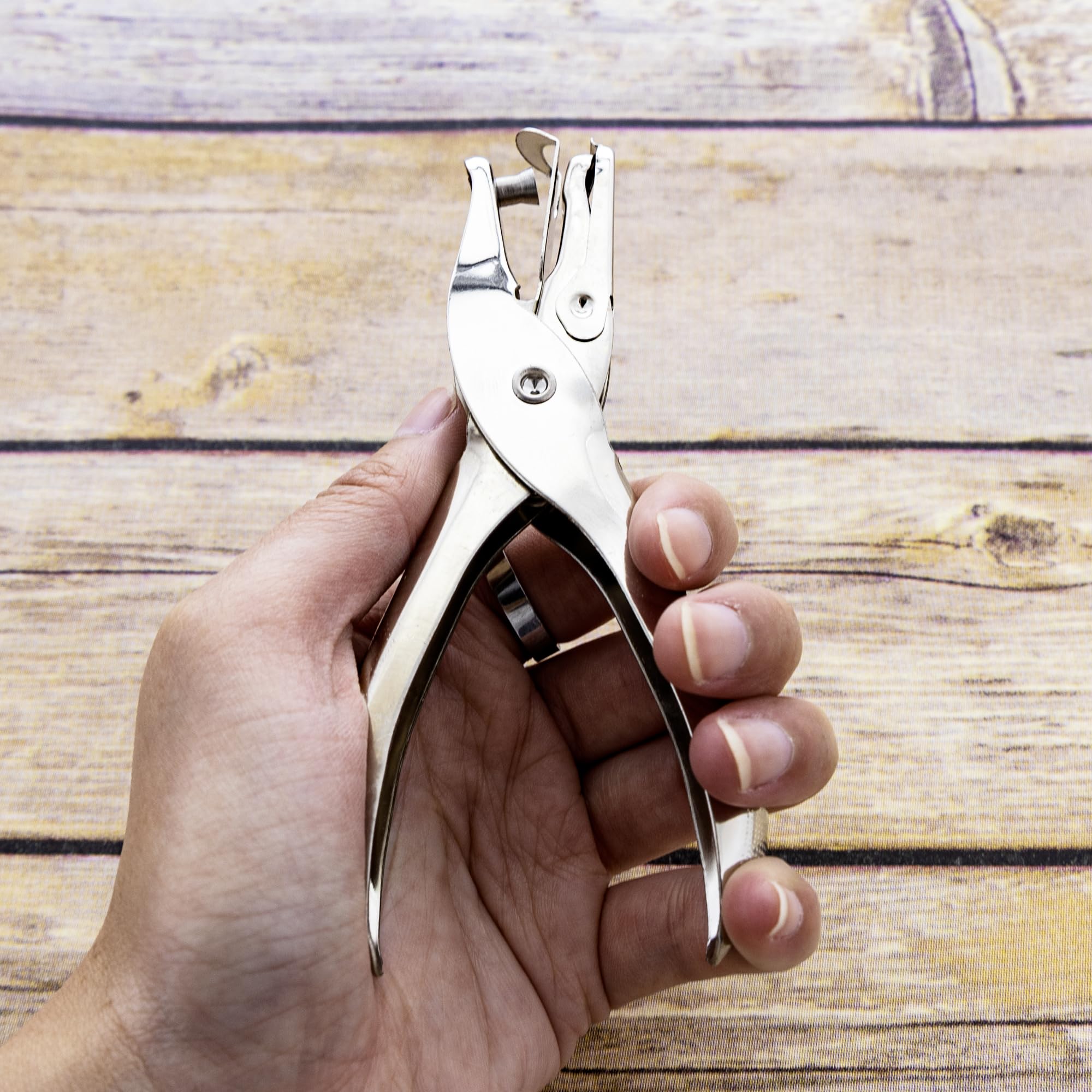 BAZIC 3-Hole Punch 1/4