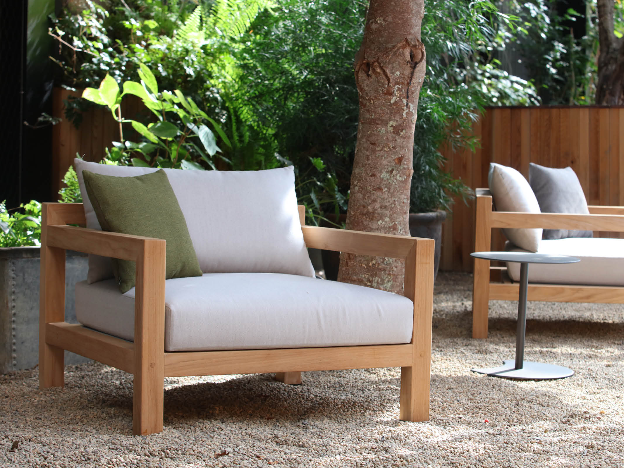 Ariki Lounge Chair - Modern Comfortable Accent Chair for Living Room, Bedroom & Office - Perfect for Relaxing, Reading & Decorating