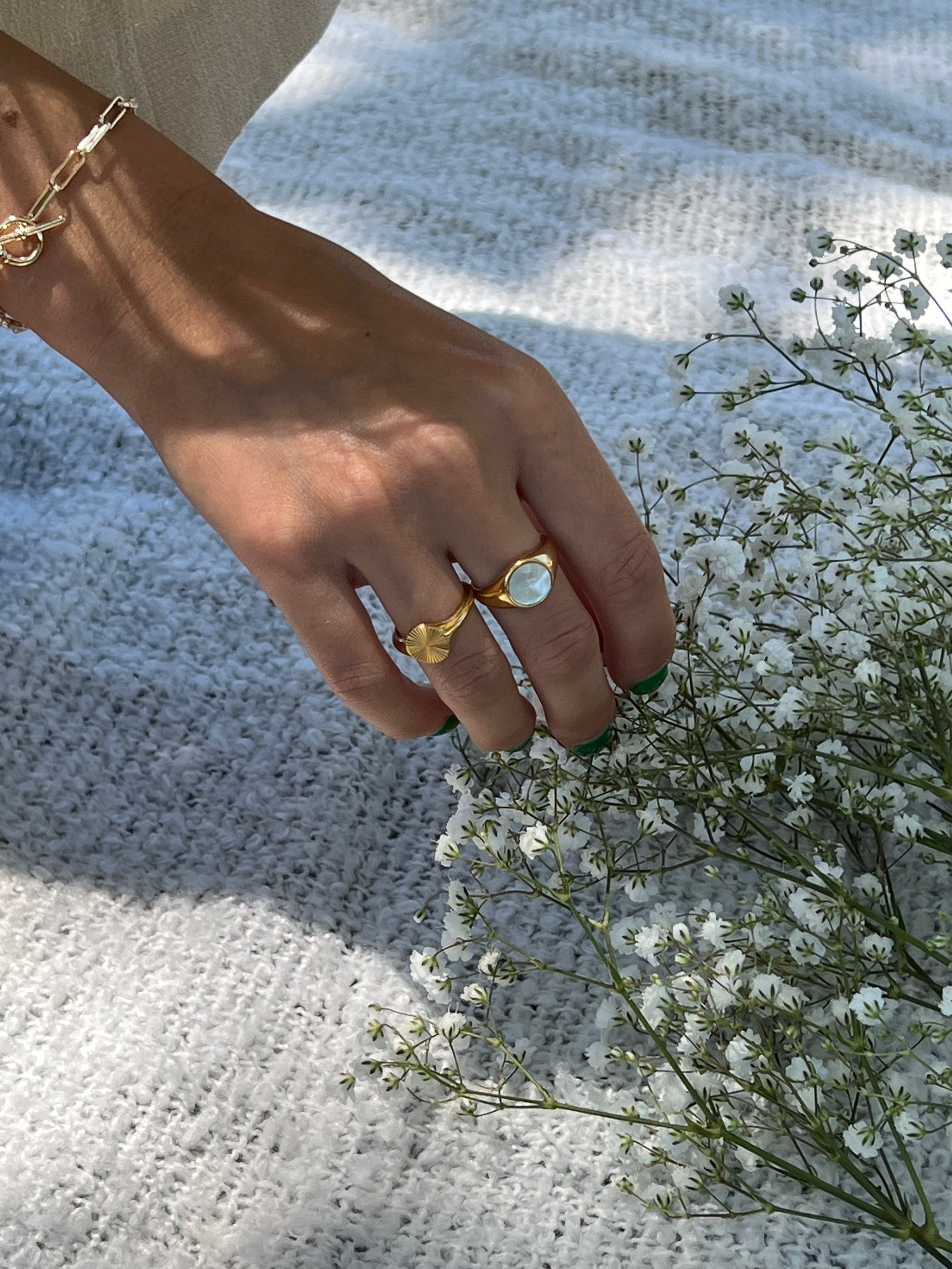 Wholesale Mother of Pearl Signet Ring for Women - Elegant Pearl Inlay Jewelry - Perfect for Weddings, Gifts & Everyday Wear
