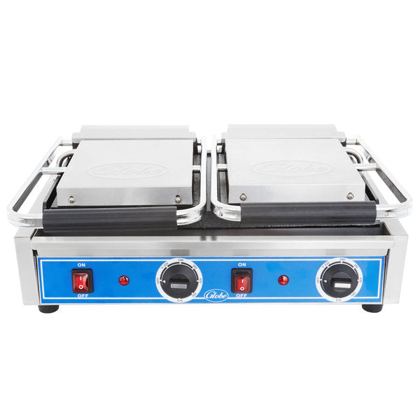 Globe GSGDUE10 Bistro Series Double Sandwich Grill - 20 x 10 Inch Non-Stick Smooth Plates, 3200W Commercial Electric Griddle (208/240V) - Perfect for Restaurants, Diners & Food Trucks - Grill Paninis, Burgers & Breakfast Foods
