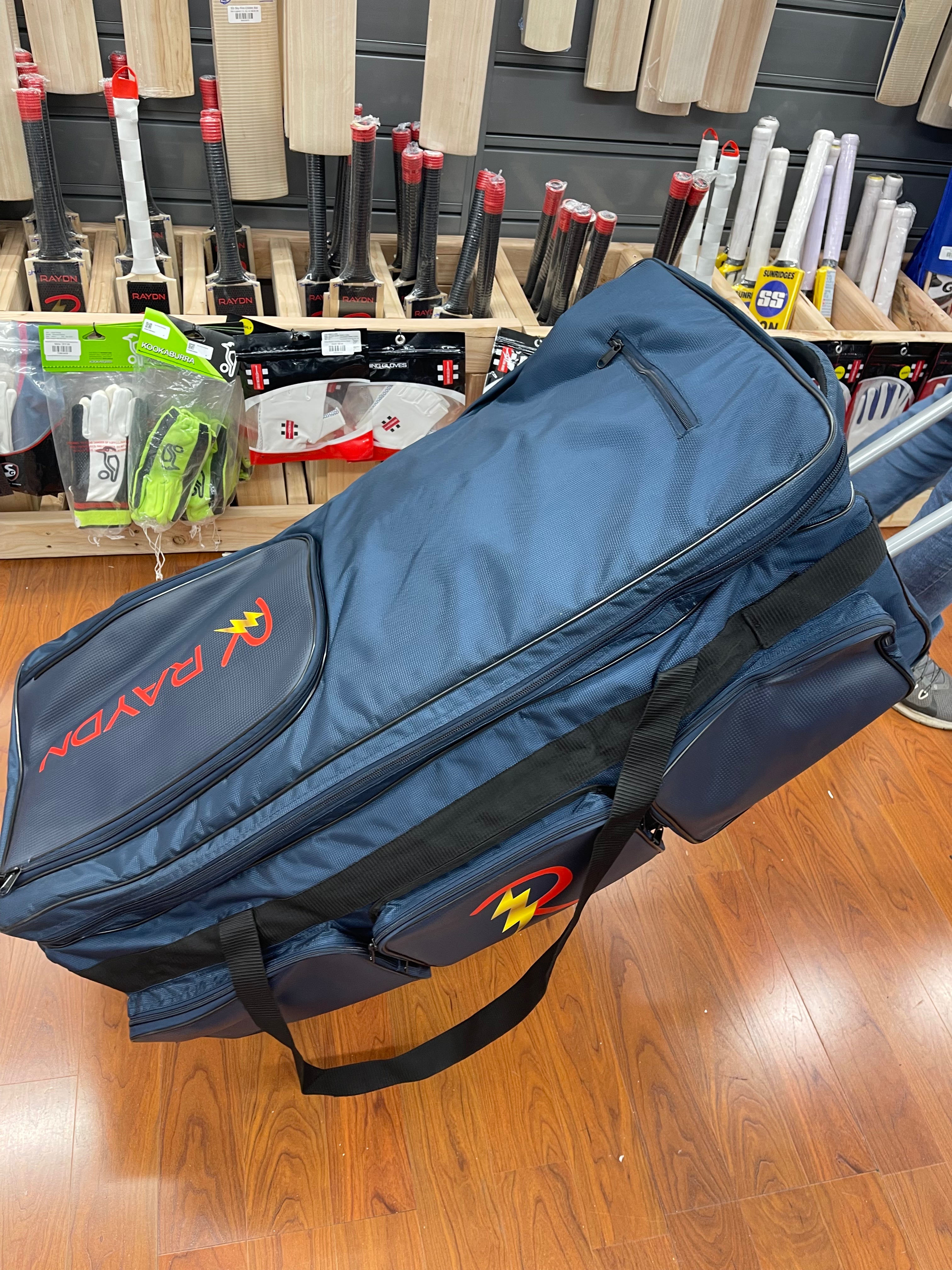 Raydn Professional Wheelie Premium Adult Cricket Kit Bag - Navy Blue & Black - Durable Cricket Equipment for Training & Matches - Perfect for Cricket Players & Enthusiasts