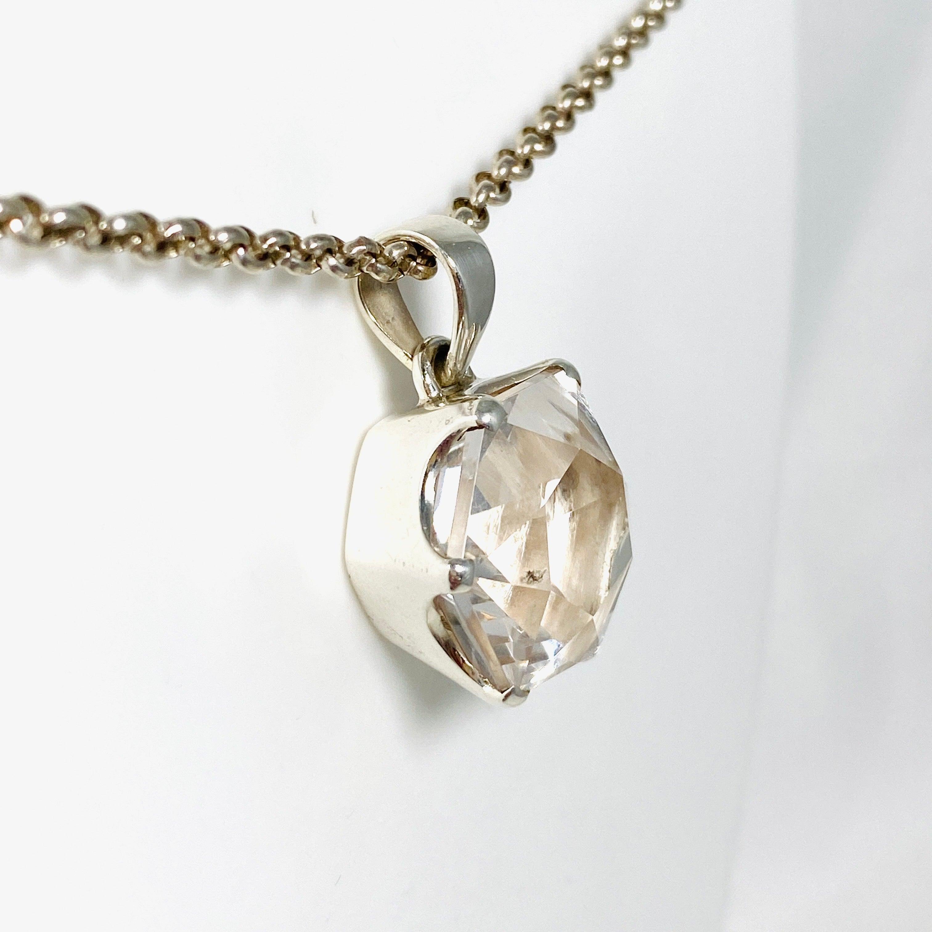 Natural Clear Quartz Faceted Hexagon Pendant Necklace - Elegant Healing Crystal Jewelry for Women - Perfect for Meditation, Gifts & Spiritual Healing