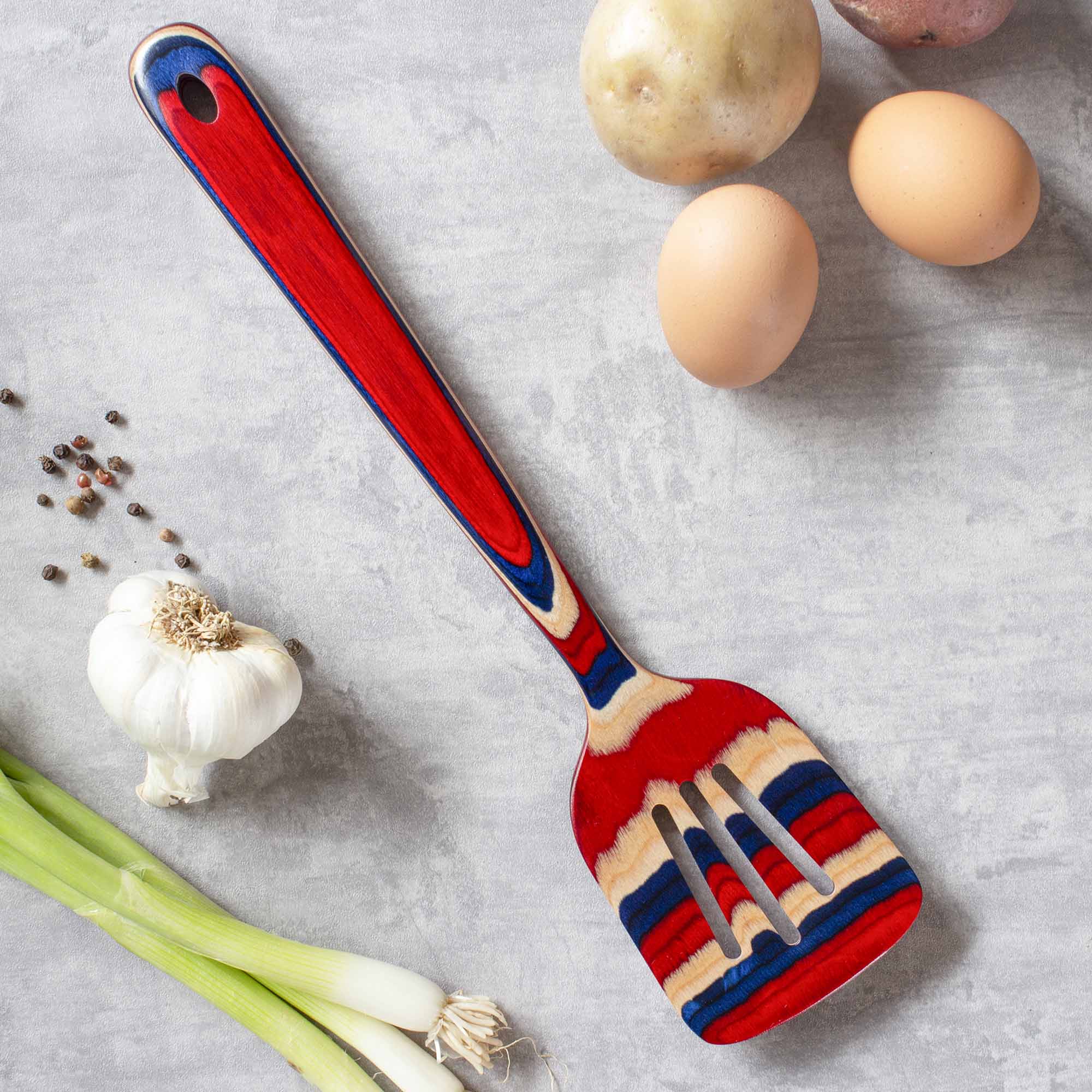 Baltique® Old Glory Collection Slotted Spatula - 12.5 Inch Stainless Steel Kitchen Turner with Wooden Handle - Perfect for Flipping Pancakes, Burgers & Eggs - BBQ & Cooking Utensil Set Essential