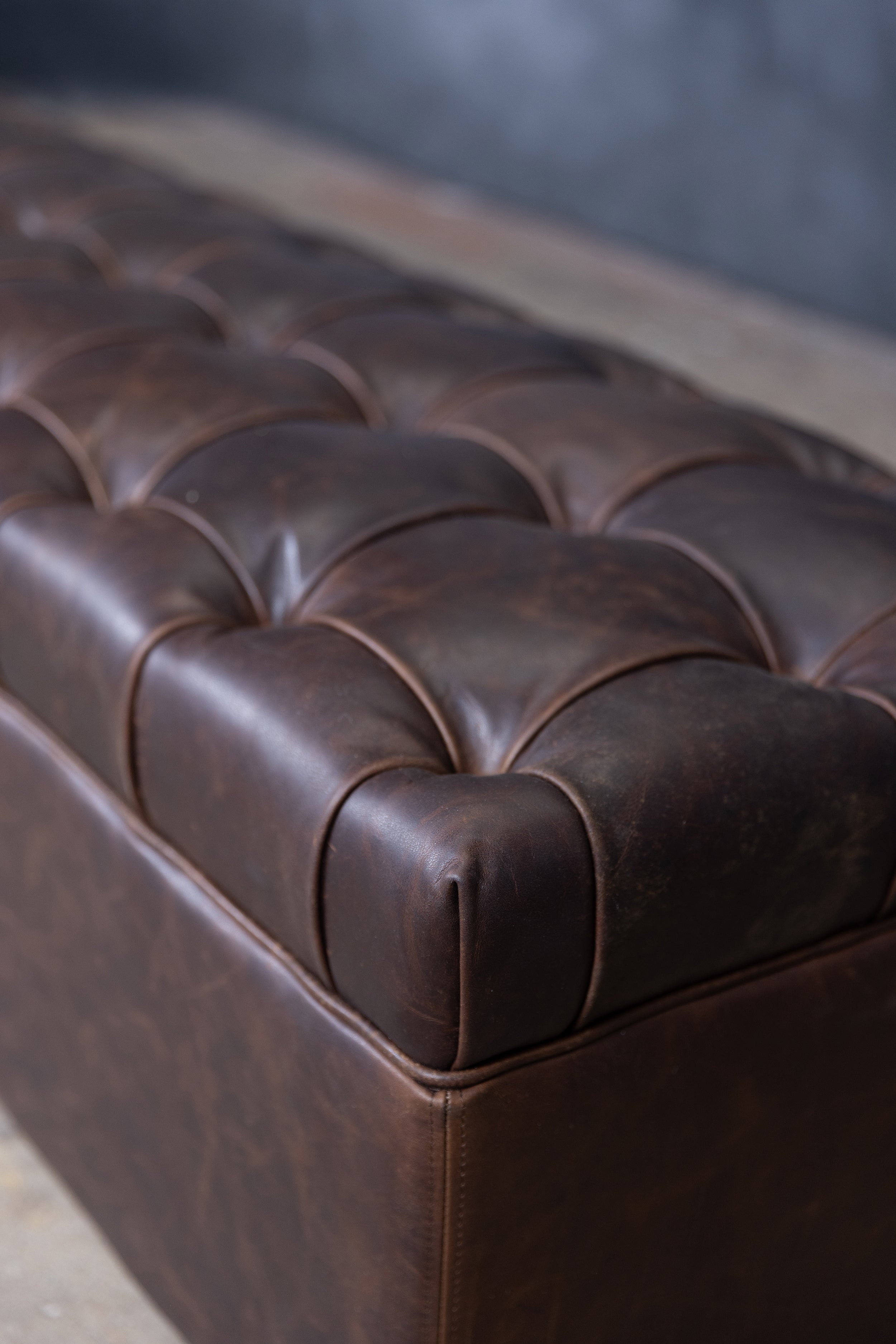 Tufted End of Bed Bench Ottoman - Upholstered Storage Footstool for Bedroom, Living Room & Entryway - Perfect for Seating, Storage & Home Decor