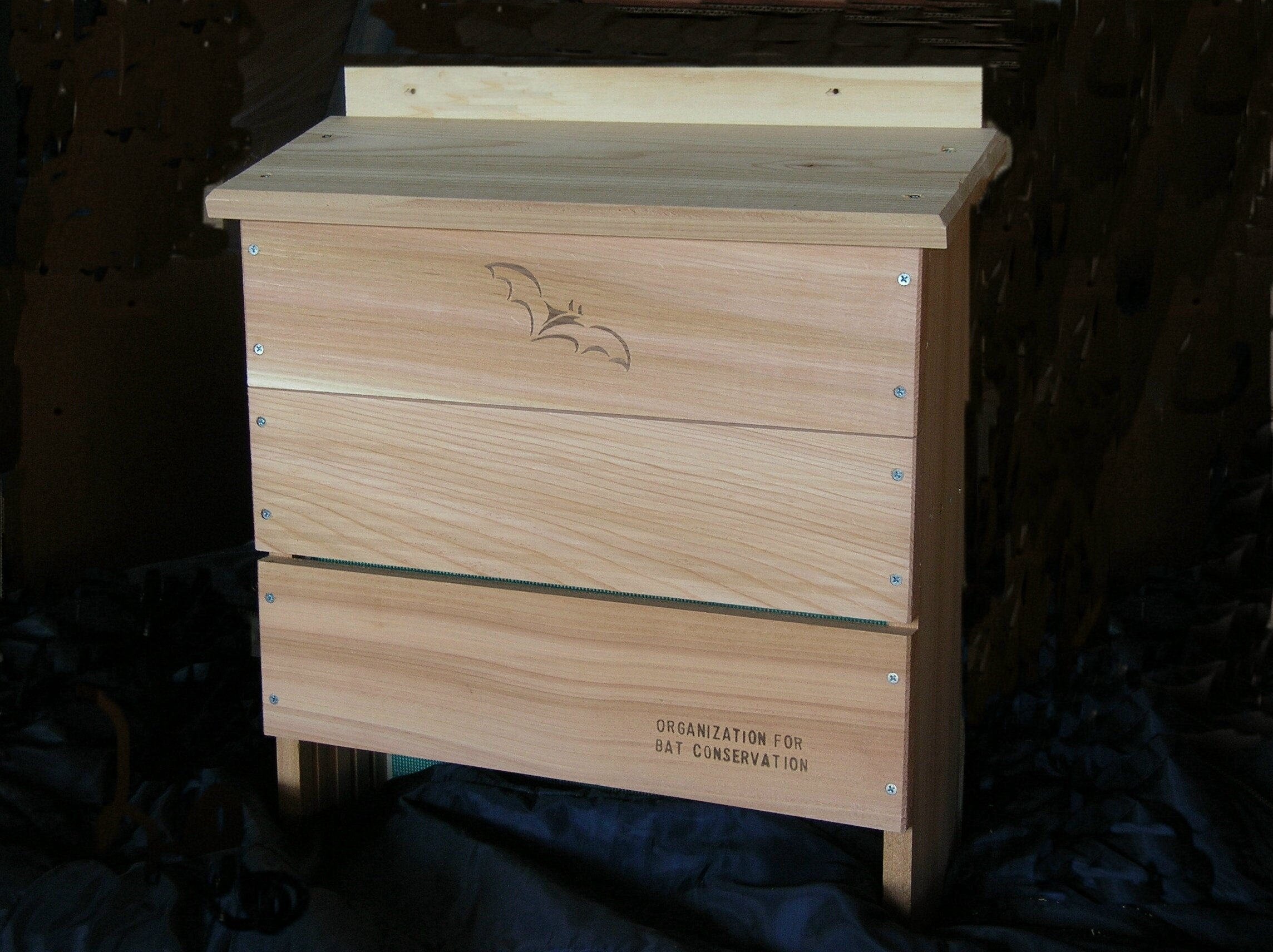 Songbird Essentials SE570 Five Chamber OBC Bat House - Natural Wood Bat Box for Outdoor Pest Control & Wildlife Conservation - Perfect for Gardens, Farms & Backyards