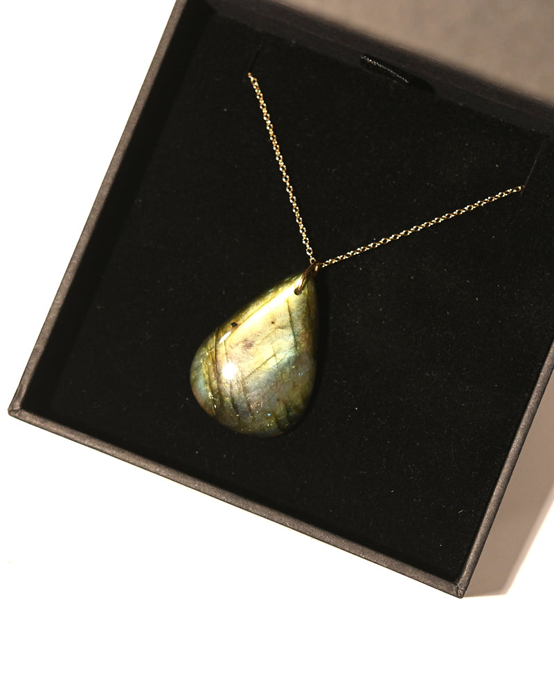 14k Gold Labradorite Necklace for Women | Healing Crystal Jewelry for Spiritual Protection & Energy Balance | Perfect for Meditation, Yoga & Everyday Wear