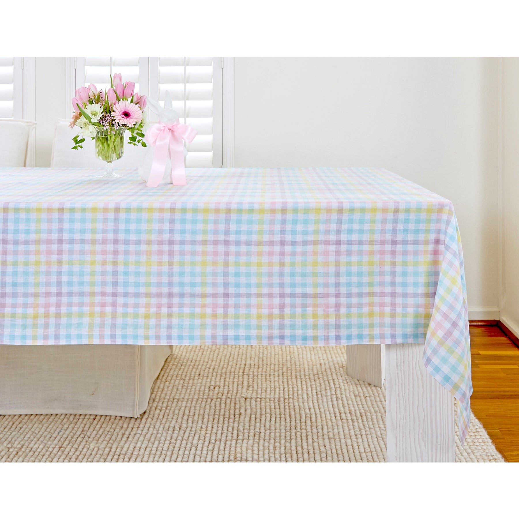 Stylish Red and White Checkered Gingham Tablecloth - Perfect for Picnics, BBQs, and Outdoor Dining