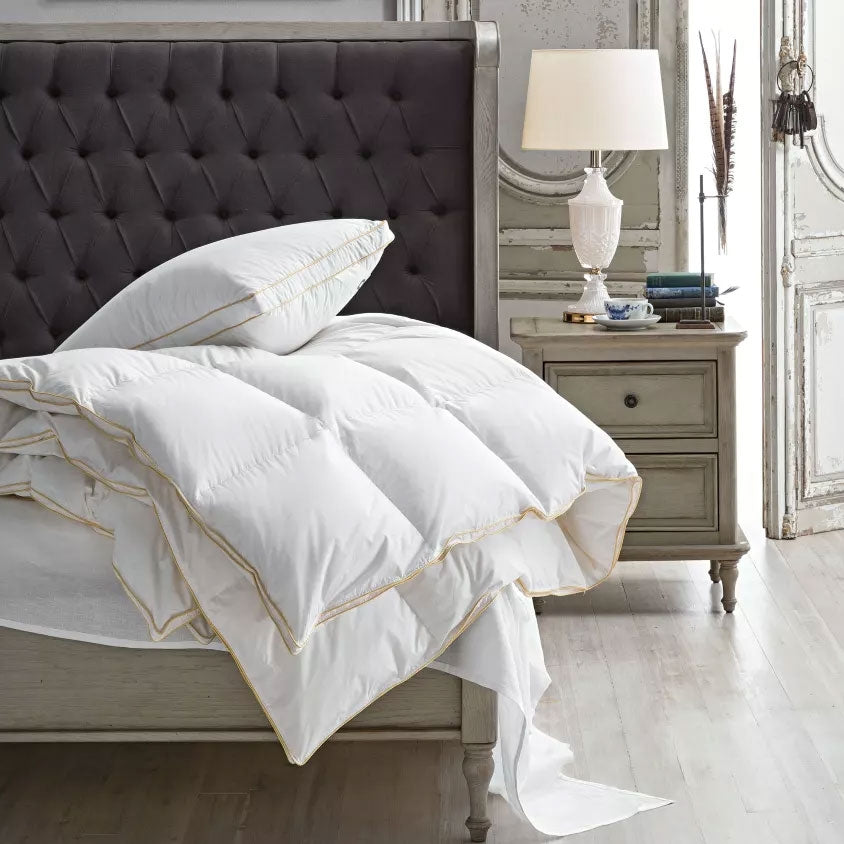 Premium White Goose Down Comforter - Luxury Gold Collection by Downia | Ultra-Soft & Hypoallergenic Bedding for All-Season Comfort in Master Bedrooms & Guest Rooms