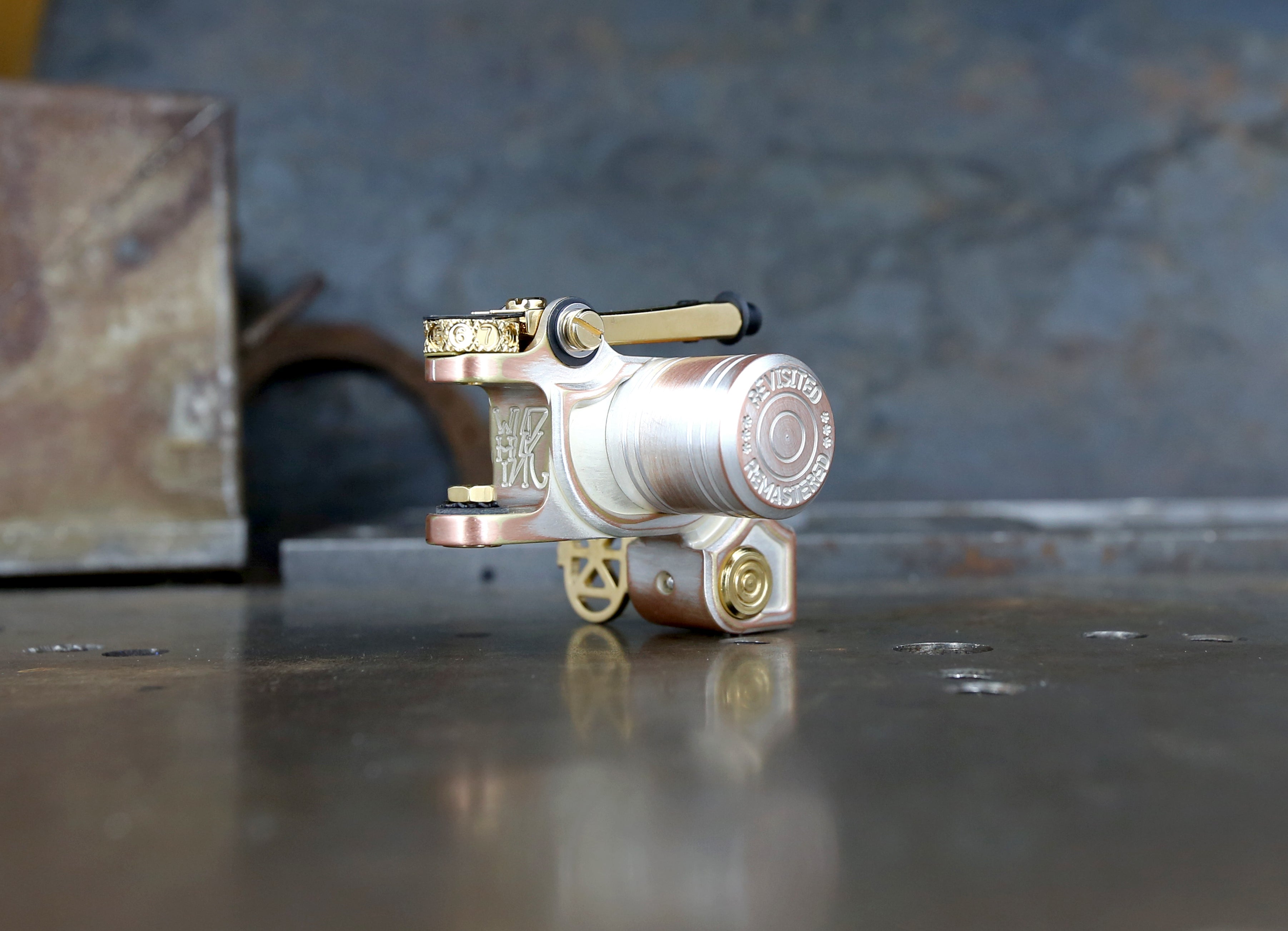 Limited Edition Dan Kubin Frosted Rose Gold V3R Sidewinder - Premium Vape Pen for Discreet & Stylish Vaping On-The-Go
